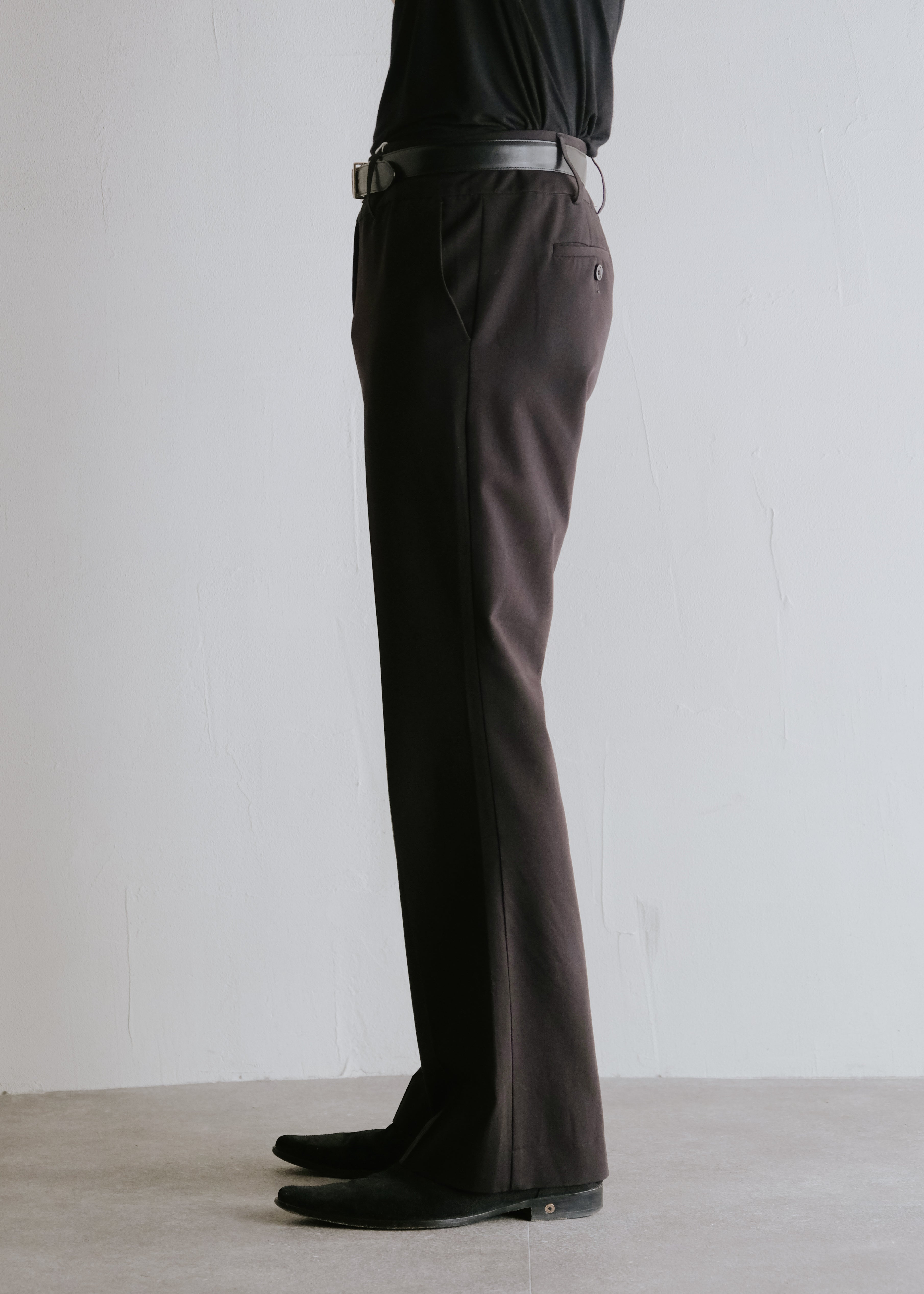 center creased low-rise semi flare trousers