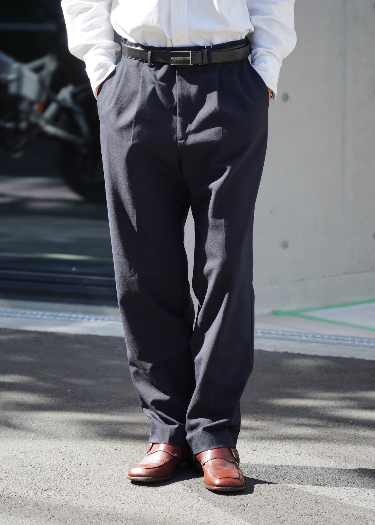 2 tuck tapered wool slacks