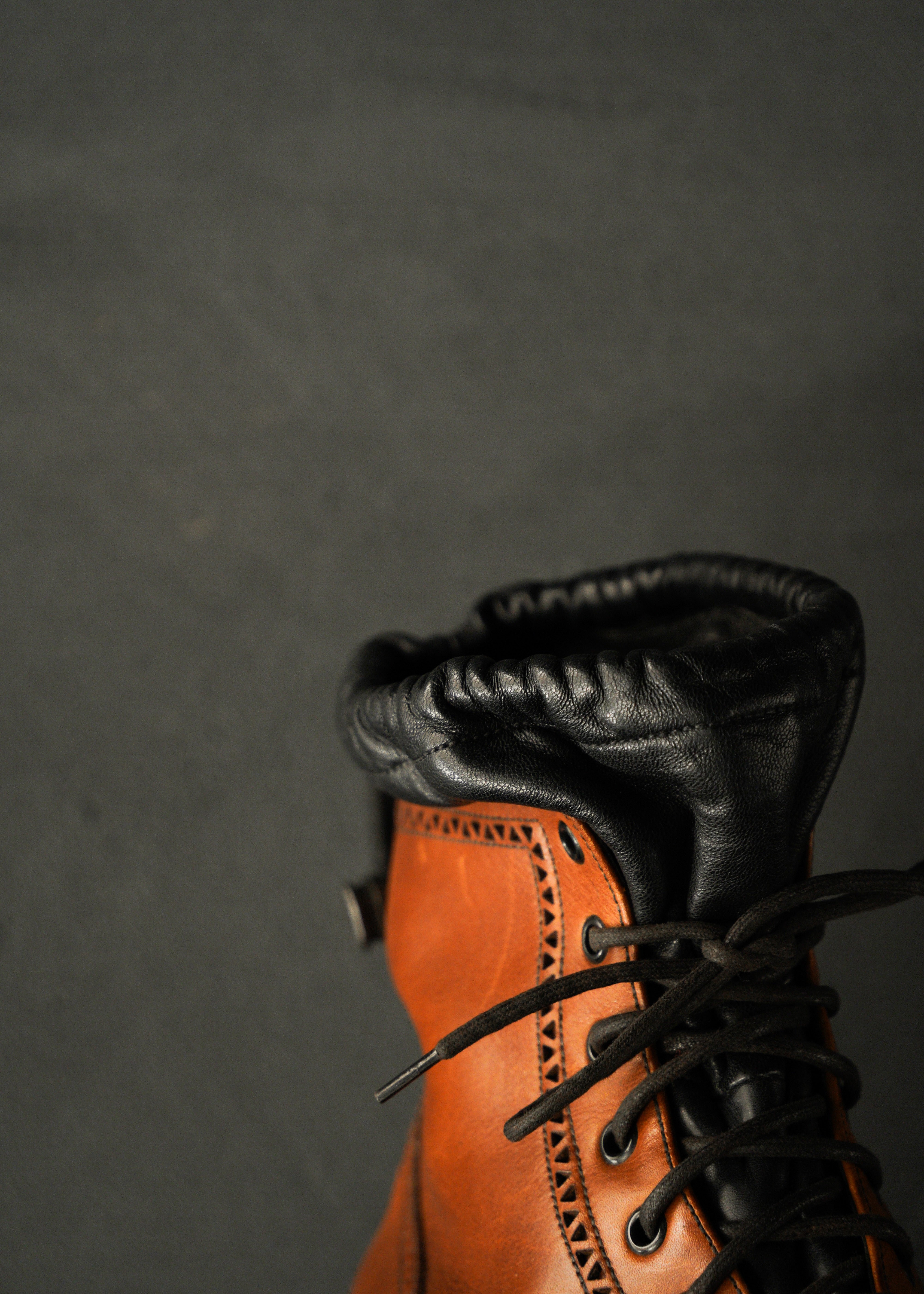00’s PRADA wing tip leather docking boot
