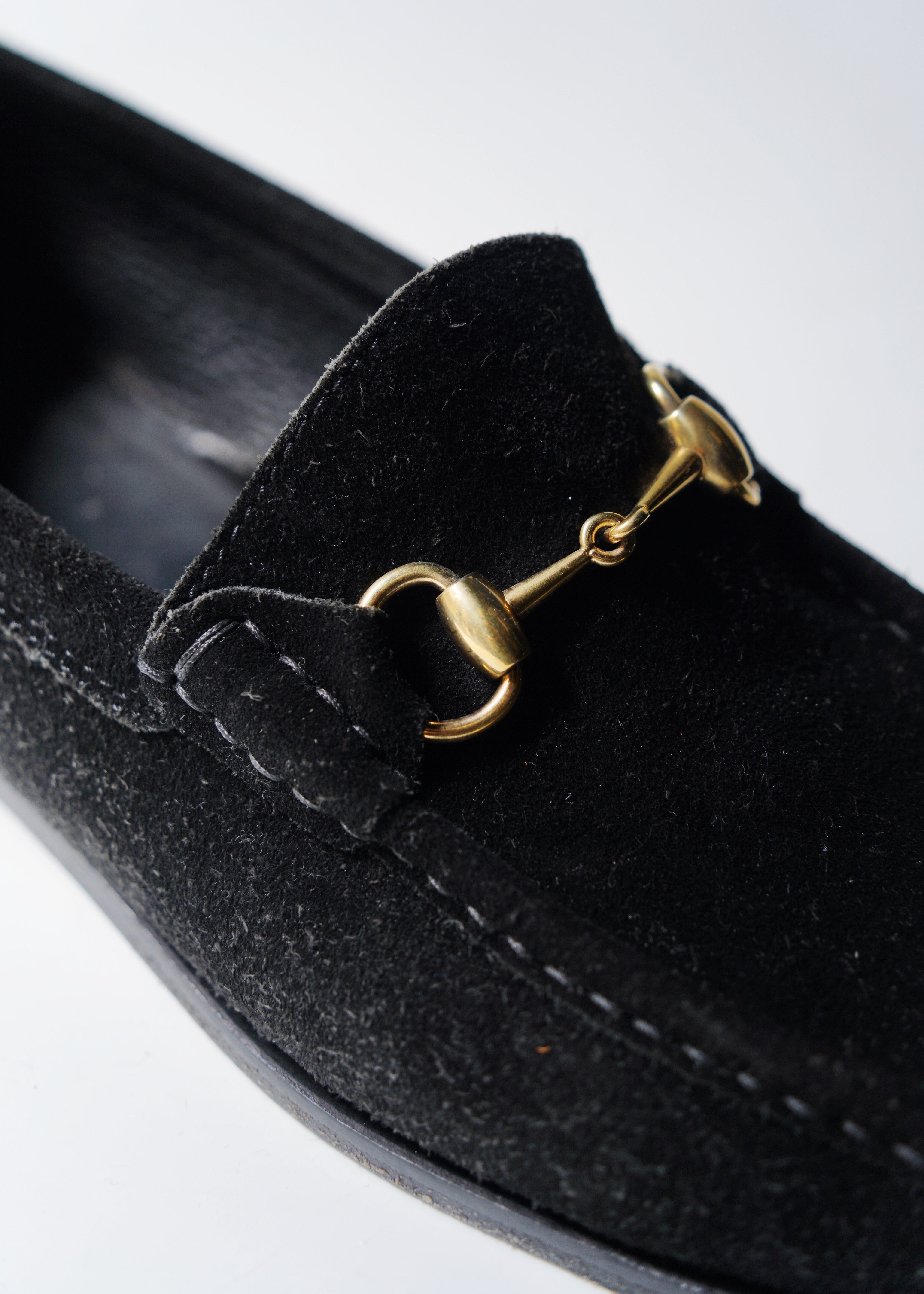 00's GUCCI horse bit suède square toe loafer