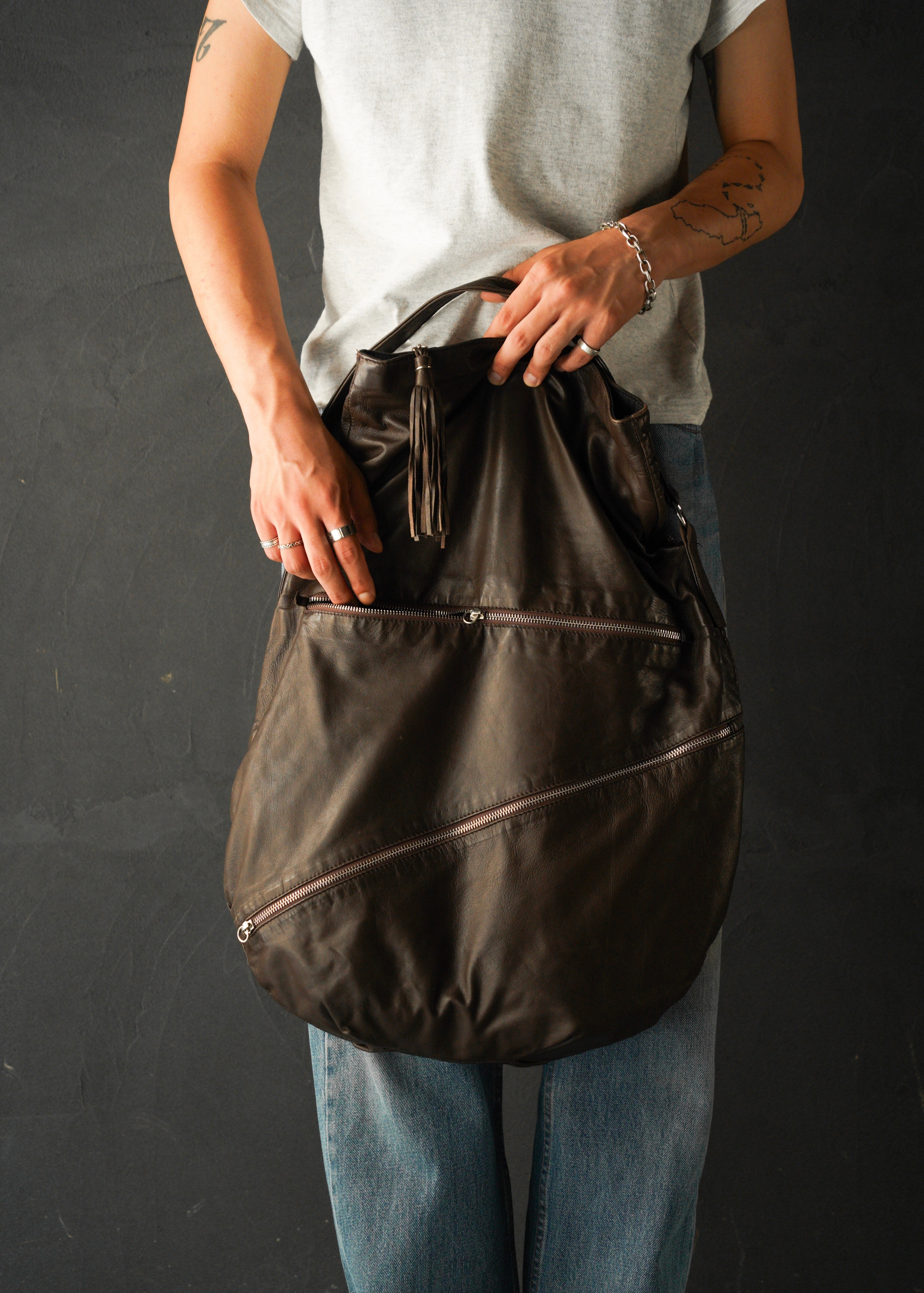 Multi zip pocket 2 way leather shoulder bag
