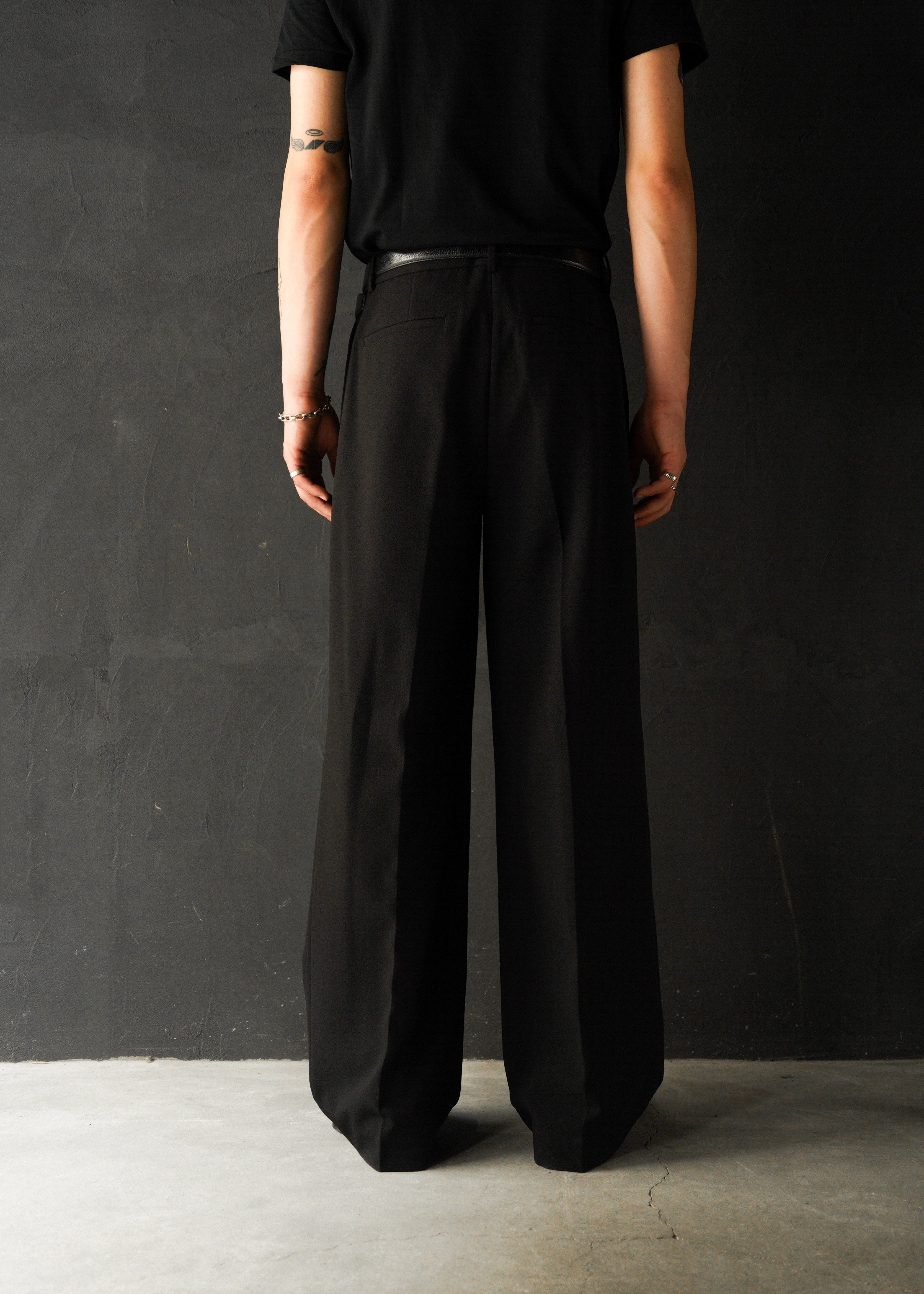 3 tuck wide straight slacks