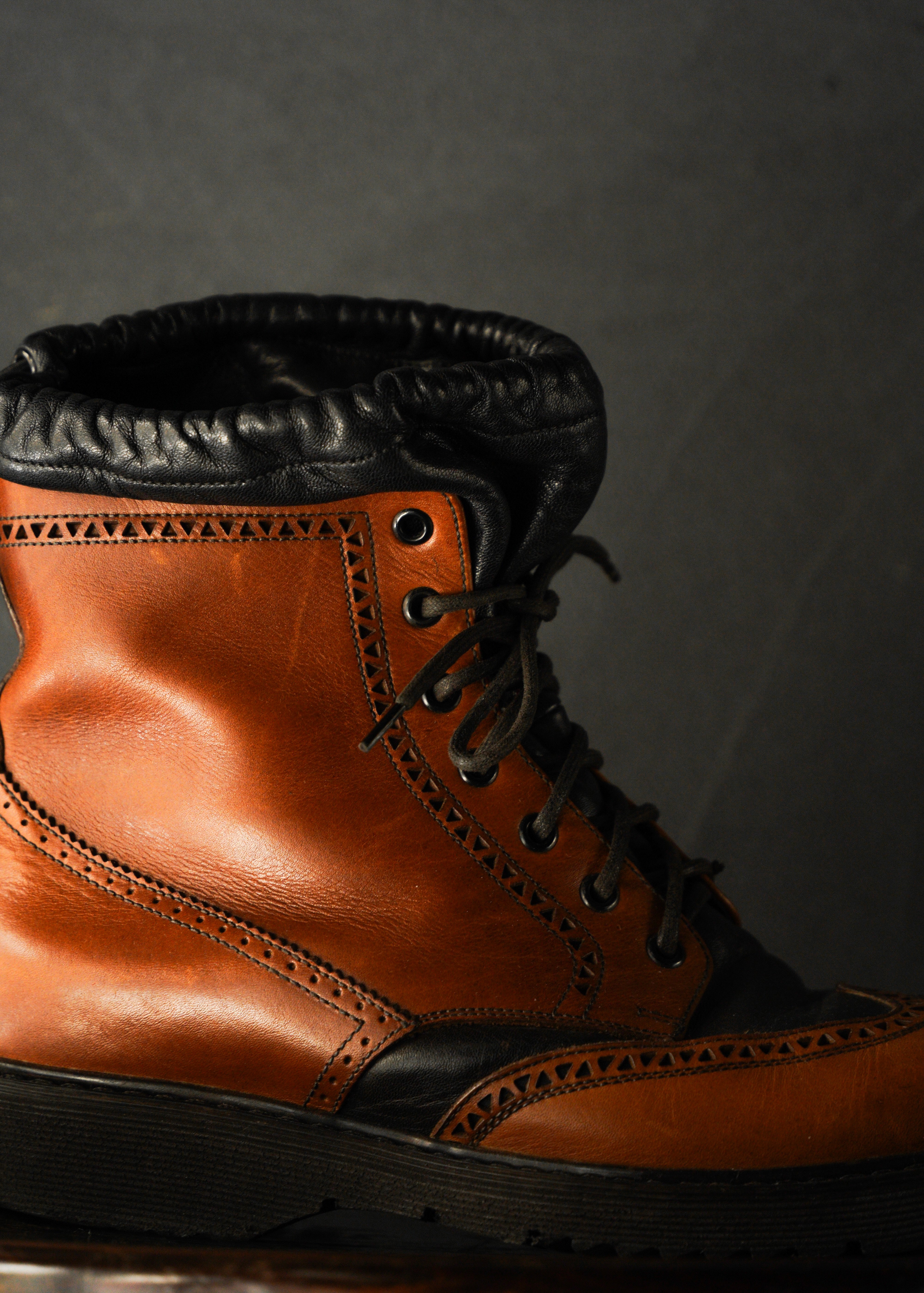 00’s PRADA wing tip leather docking boot