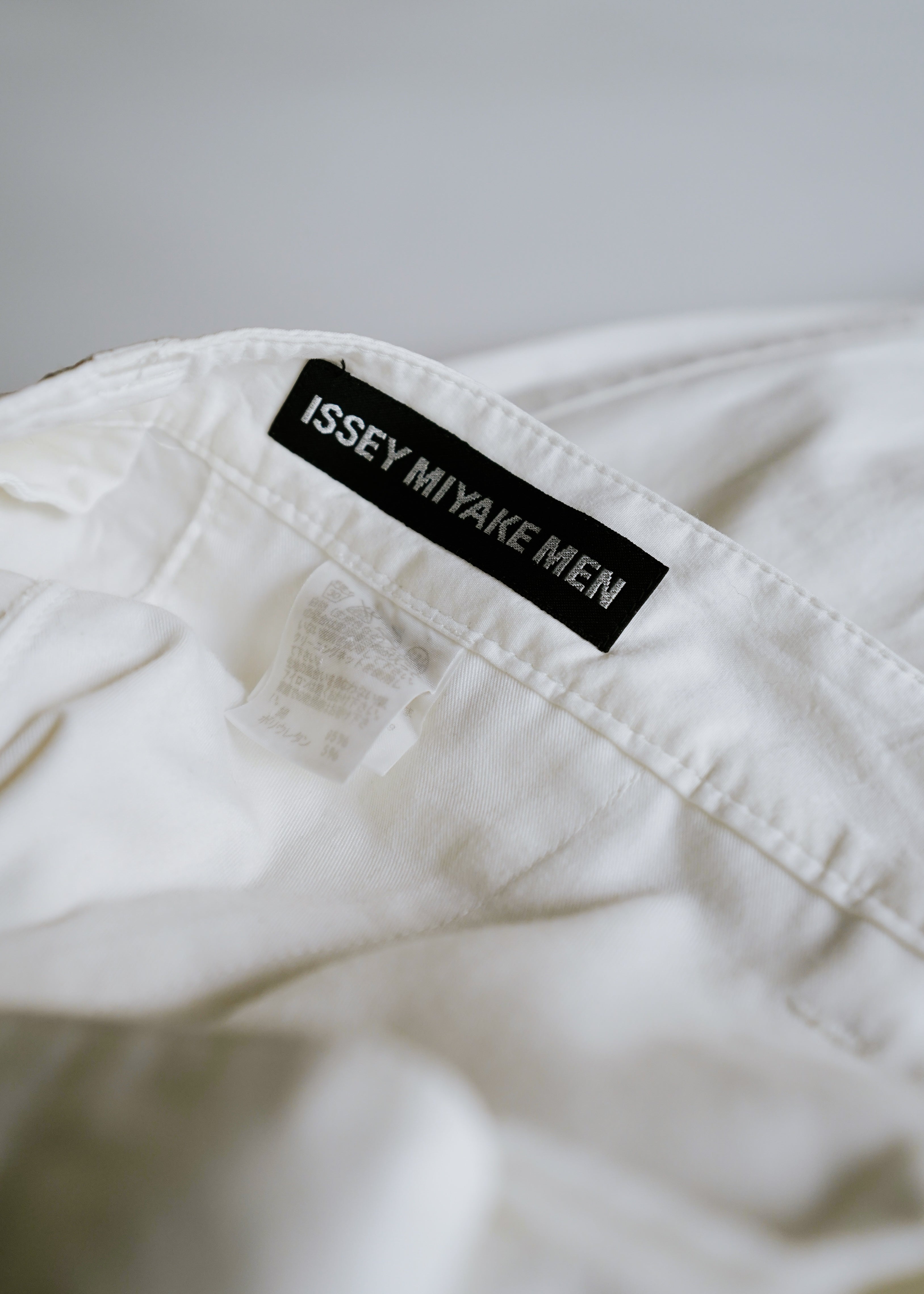 ISSEY MIYAKE MEN 13SS lightweight cotton tapered trousers