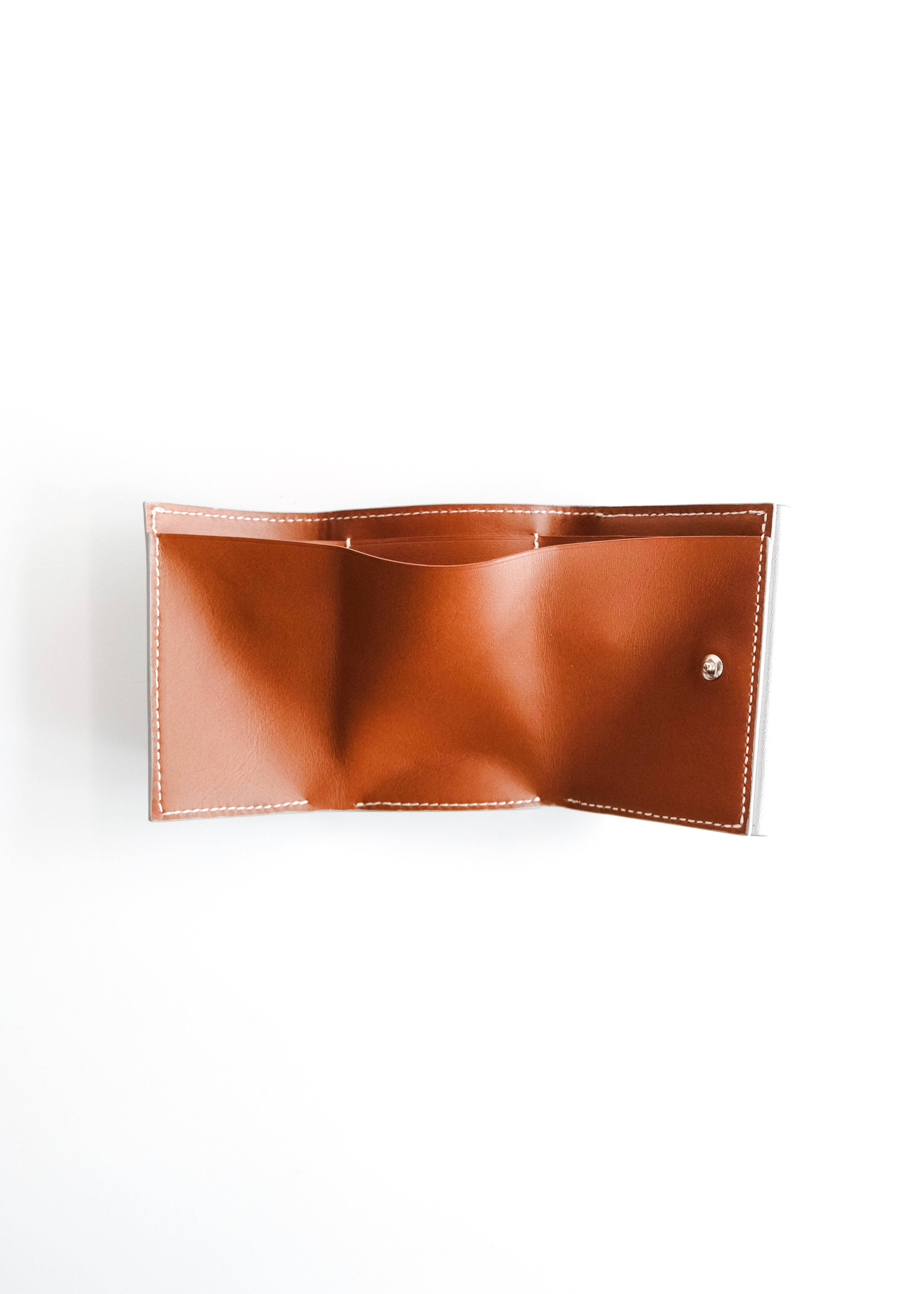 beta post steelic trifold wallet 320 Camel メンズ