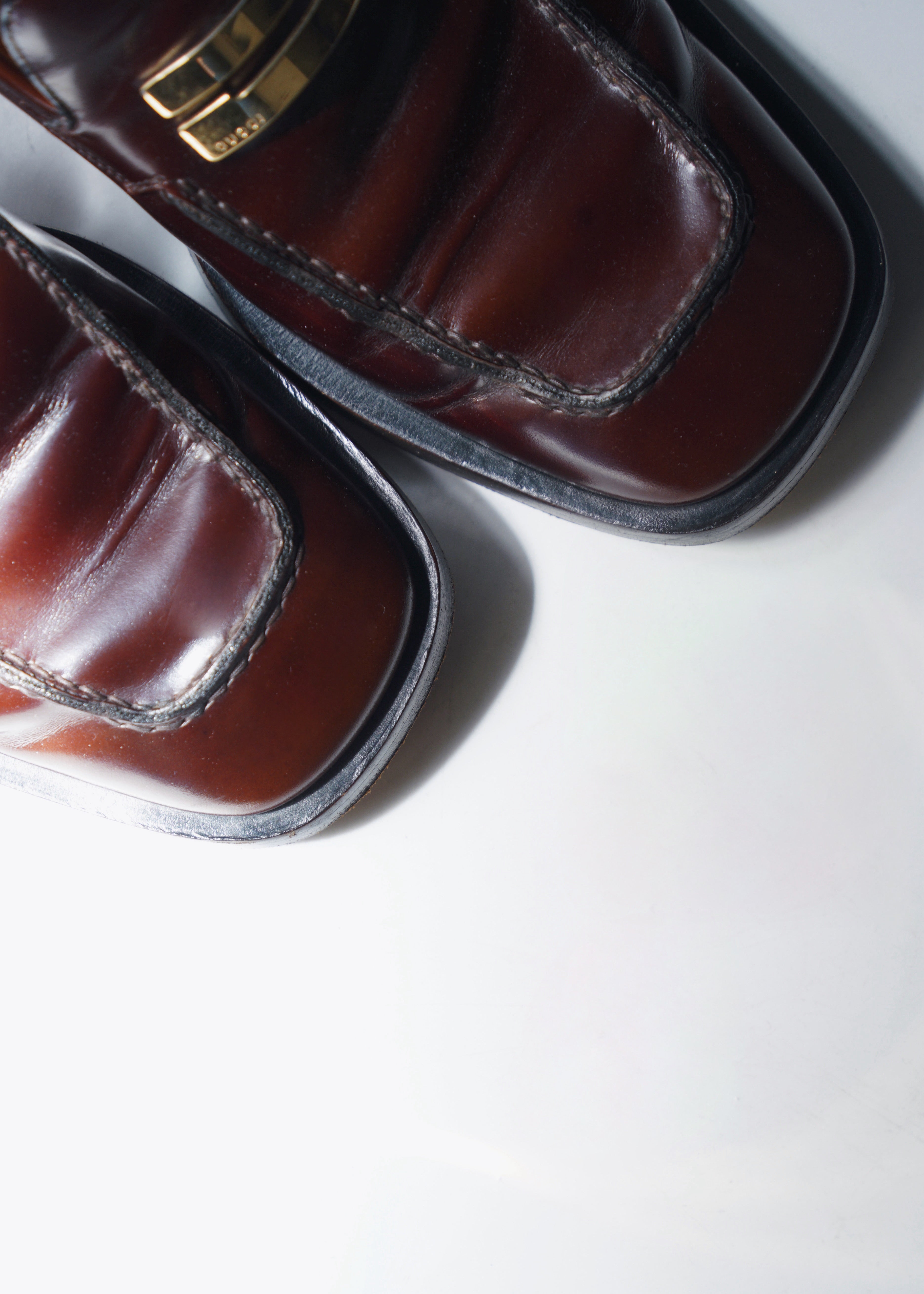 90's GUCCI by Tom Ford metal plate square toe loafer