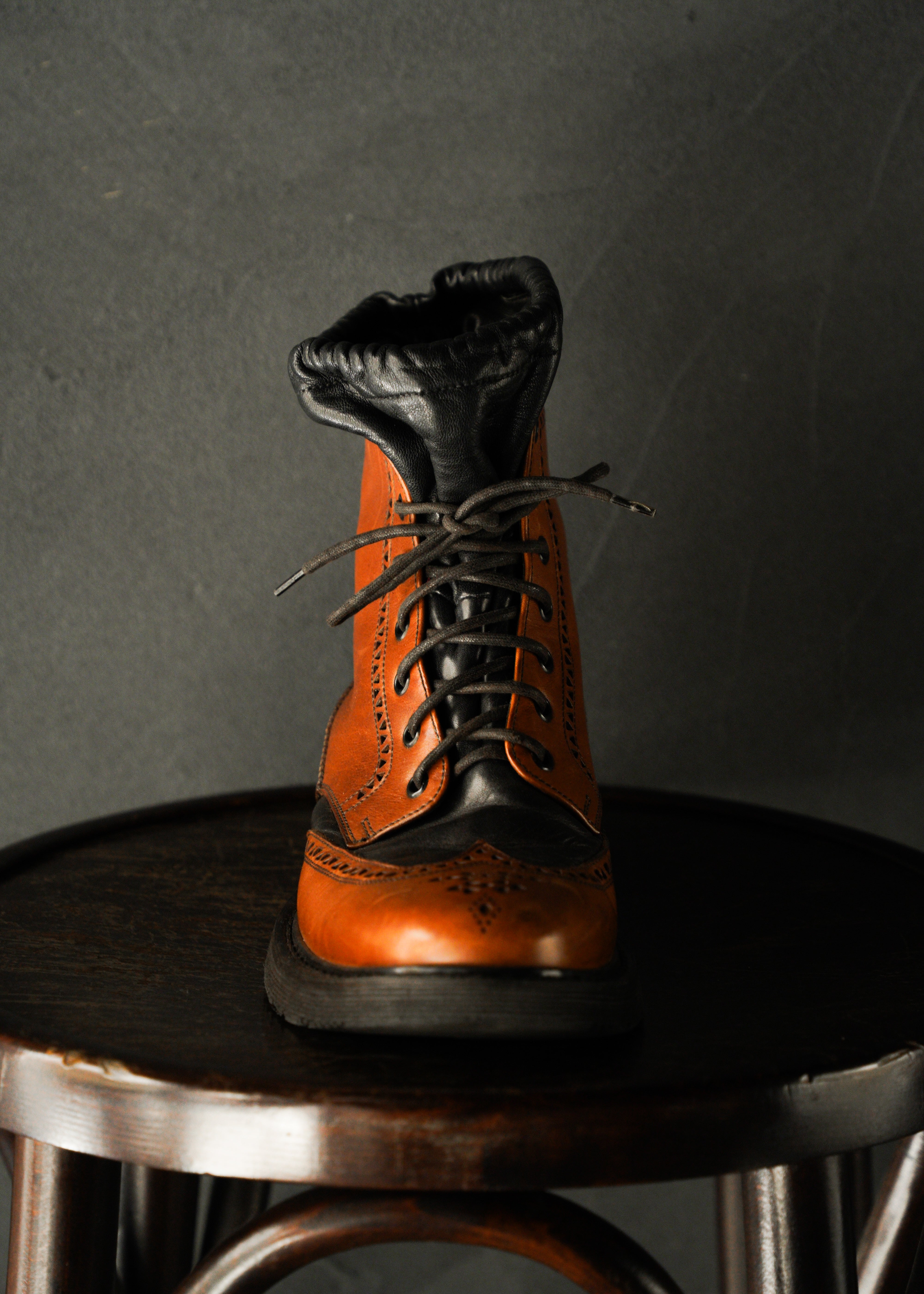 00’s PRADA wing tip leather docking boot