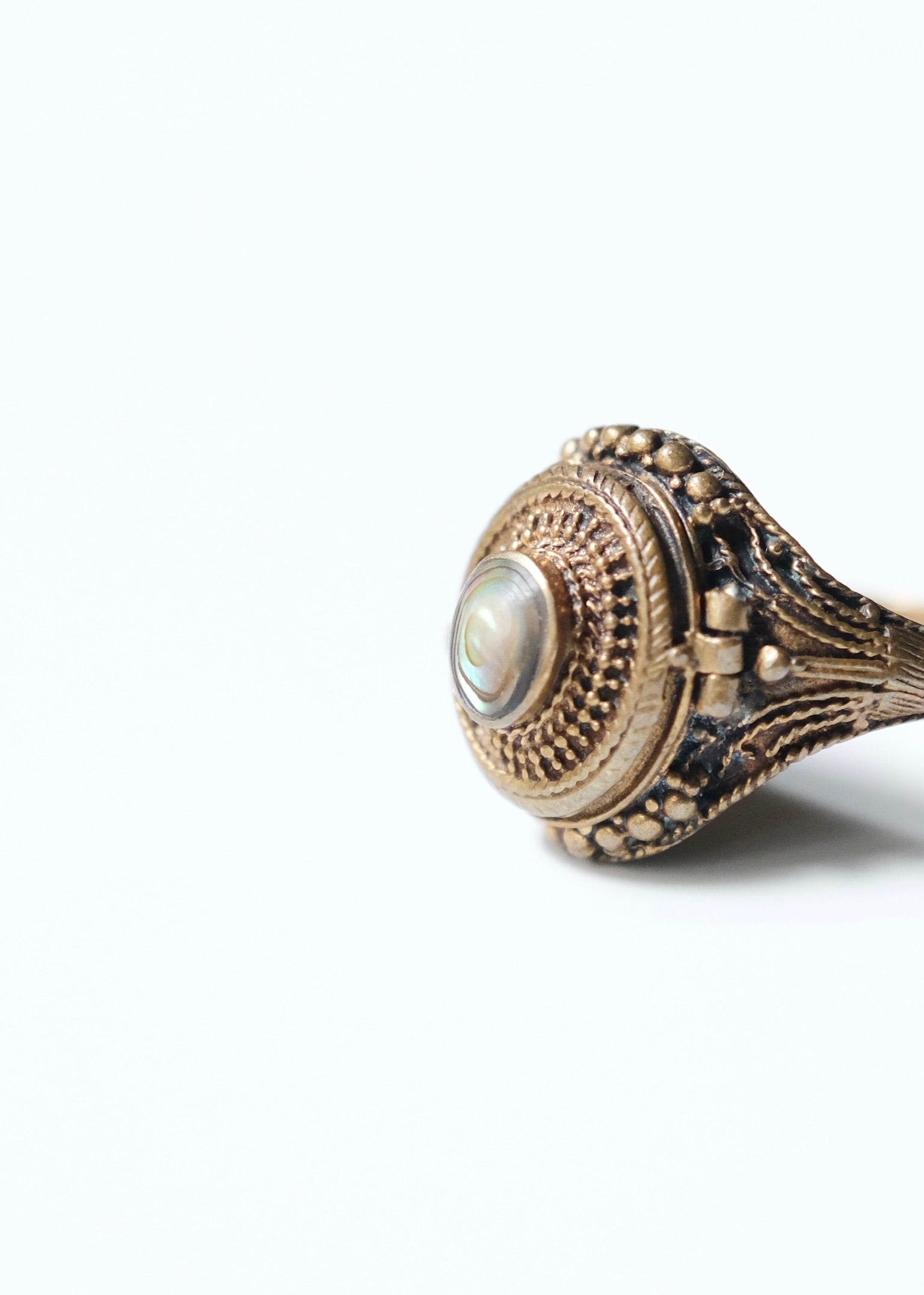 1900〜10's Antique poison ring