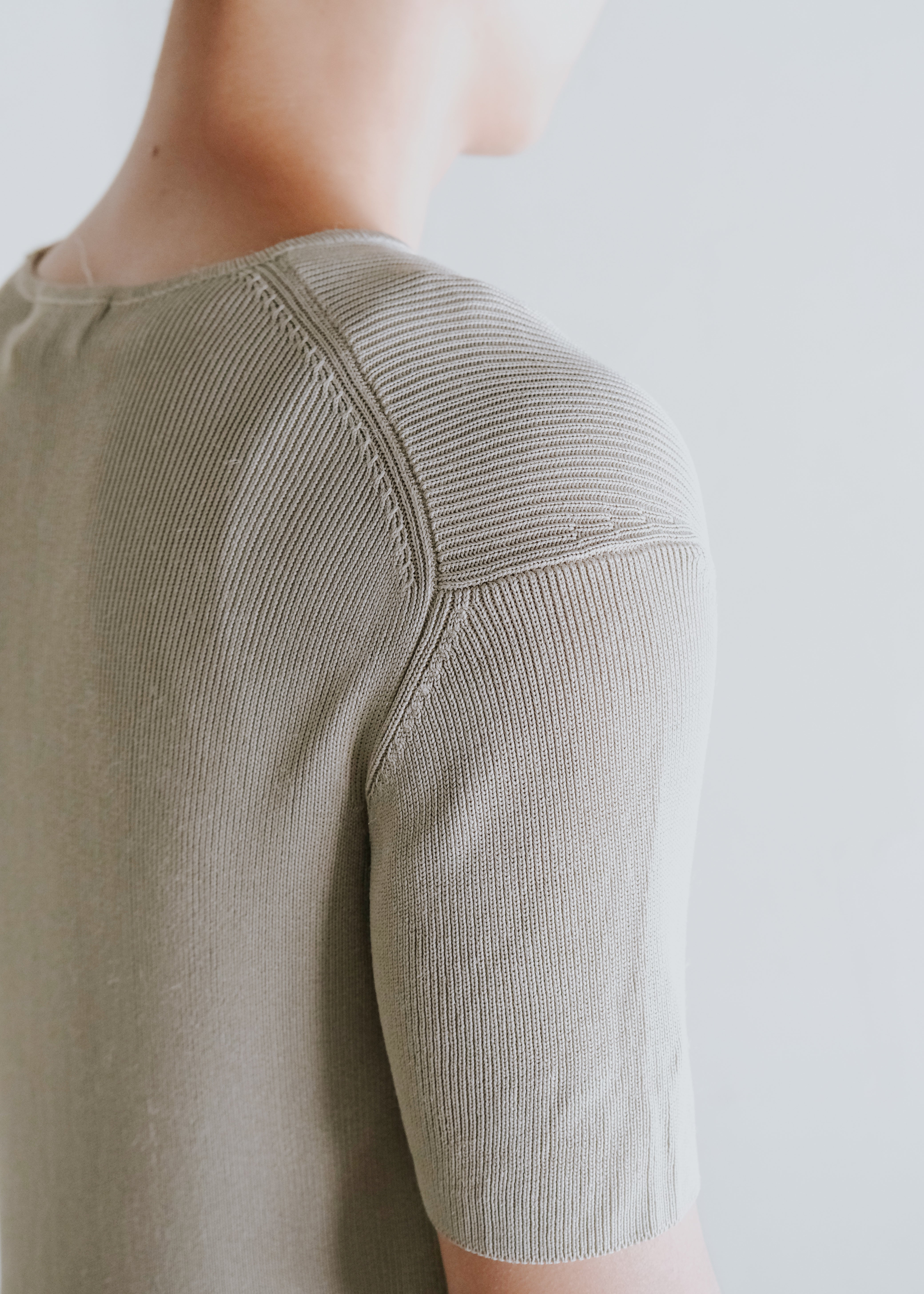 Fine gauge knit S/S tee shirt