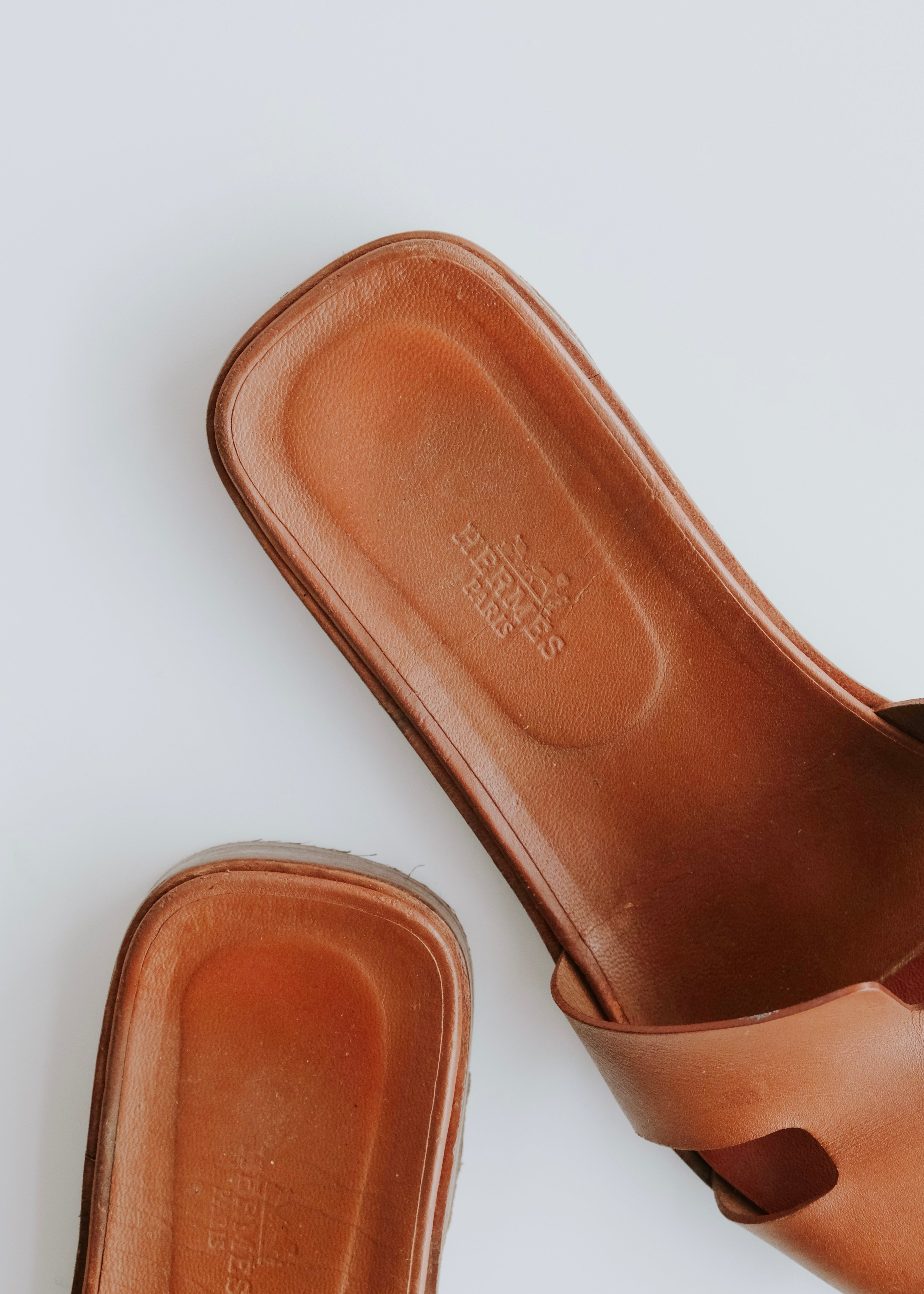 00's- HERMÈS izmir leather sandals