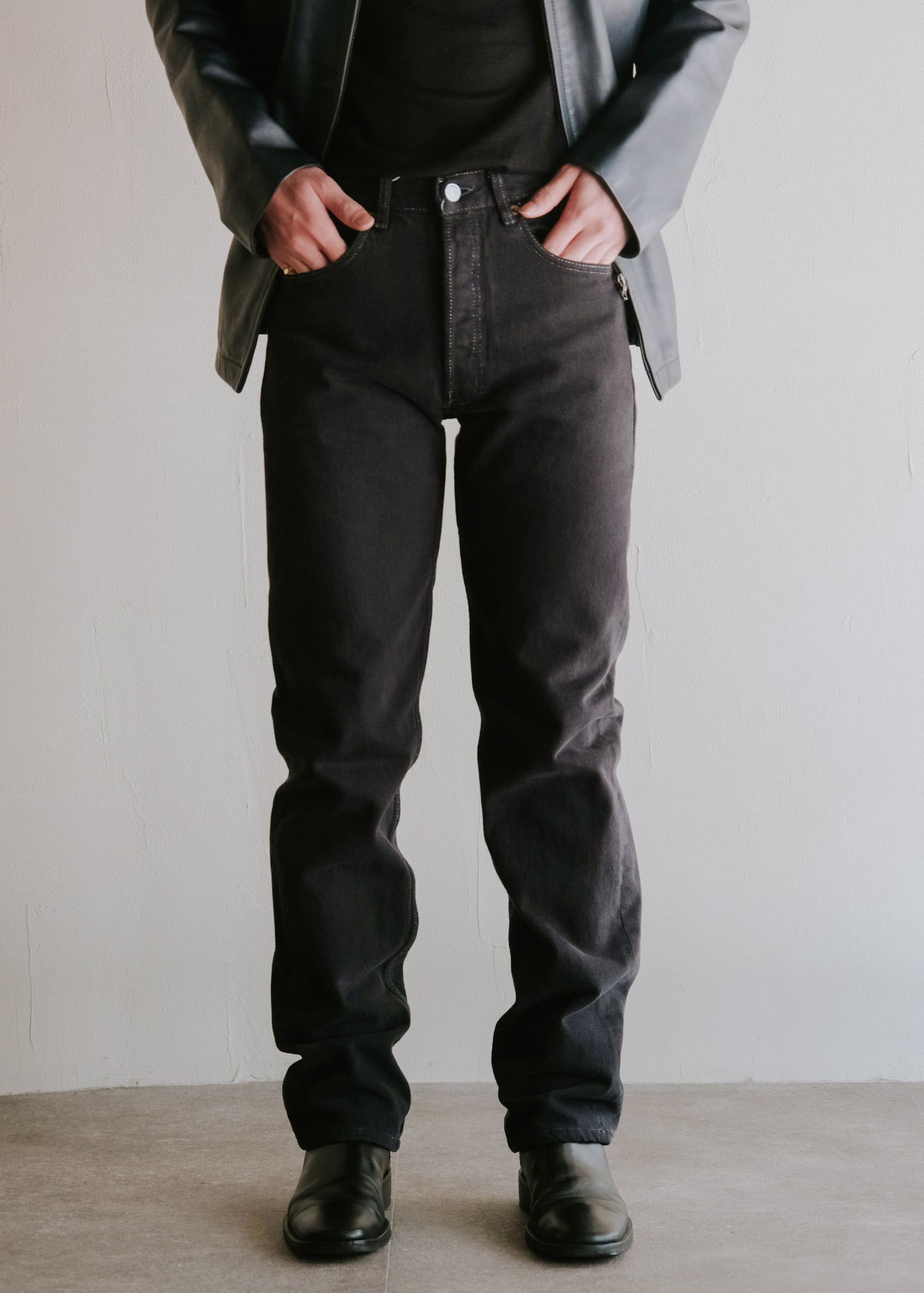 90's Levi’s button fly tapered-fit jeans