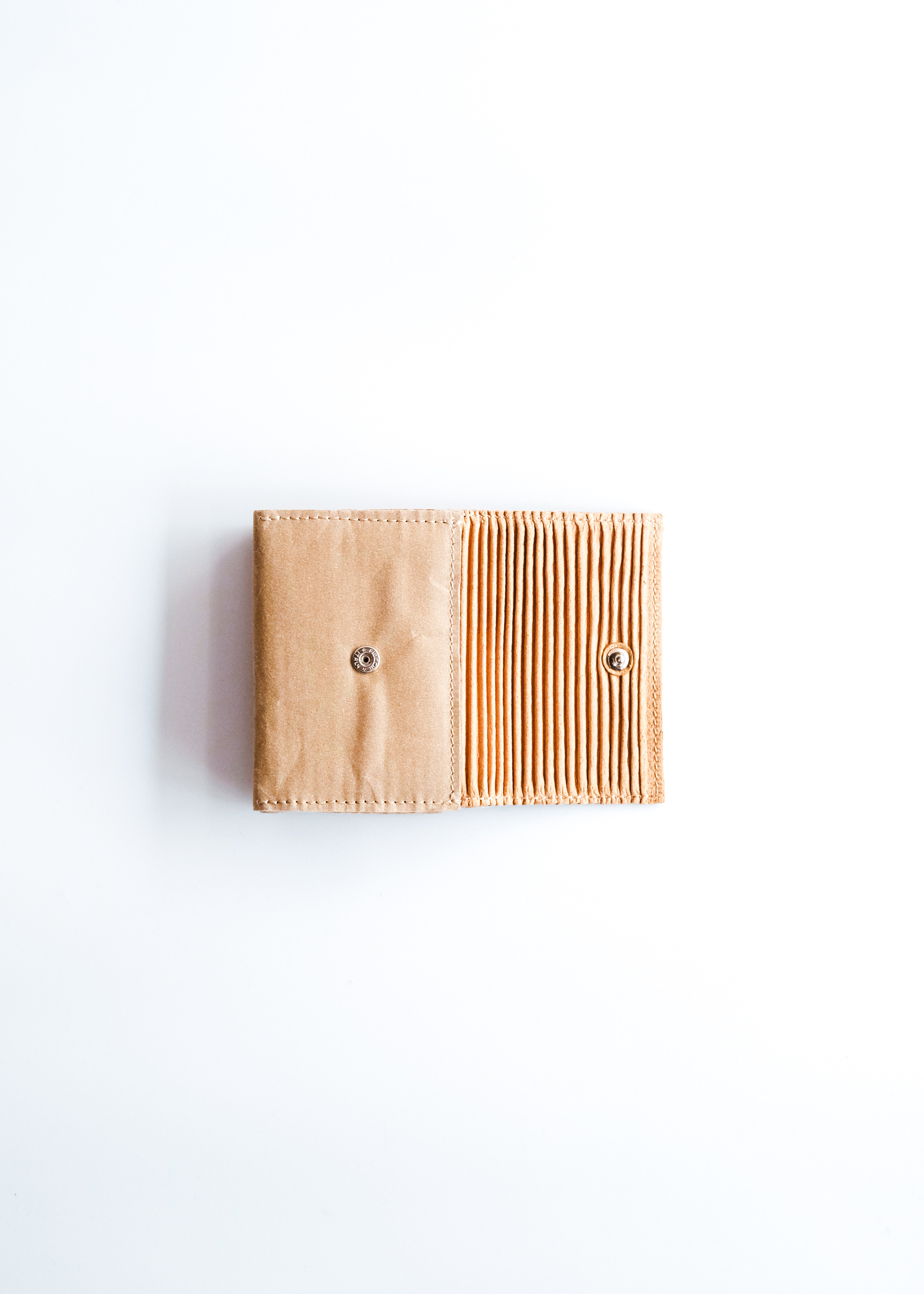 beta post cardboardic trifold wallet 310 Beige メンズ