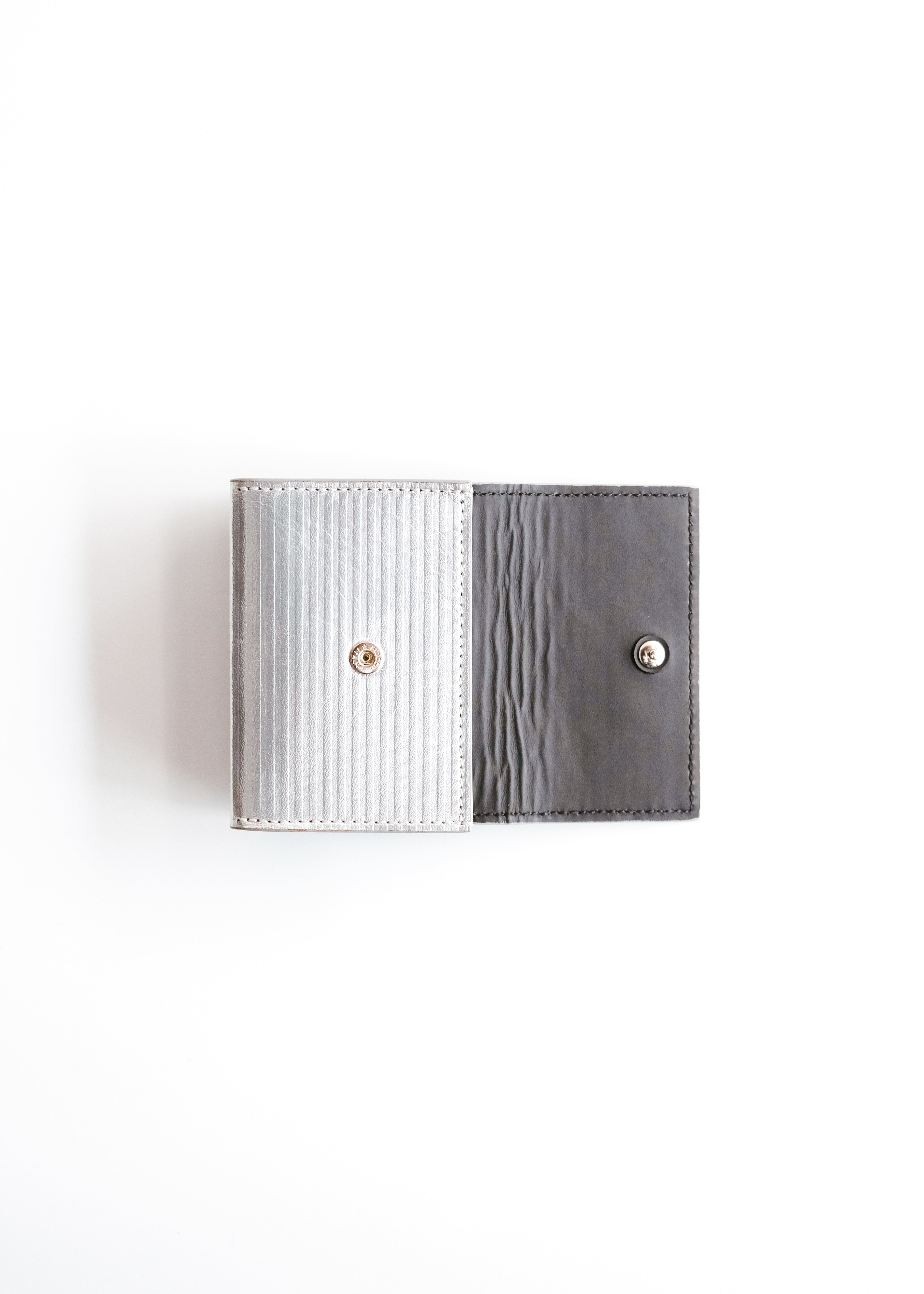 beta post steelic trifold wallet 050 Black メンズ