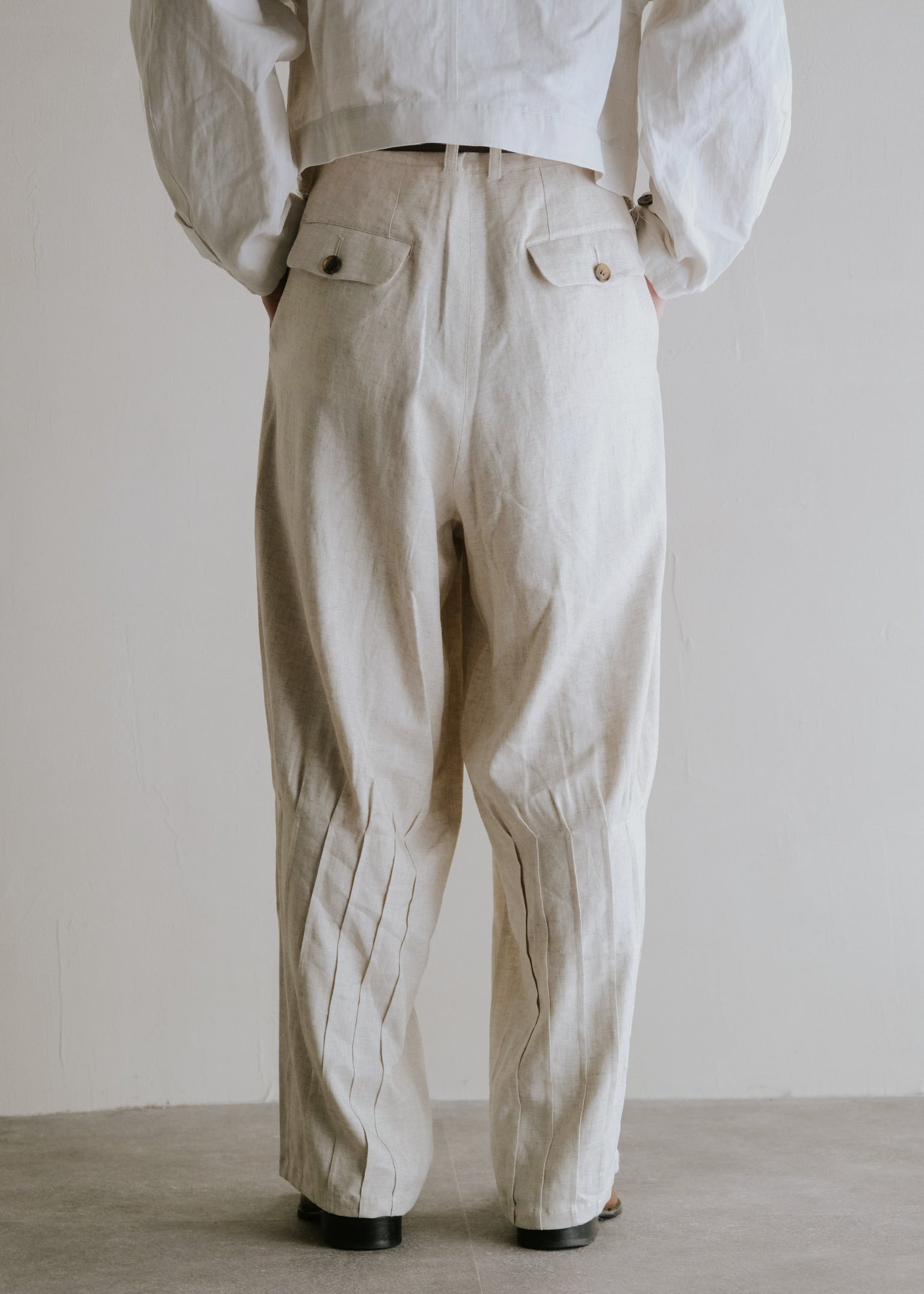 HOMO LUDENS 26SS pintuck linen slacks / Ivory