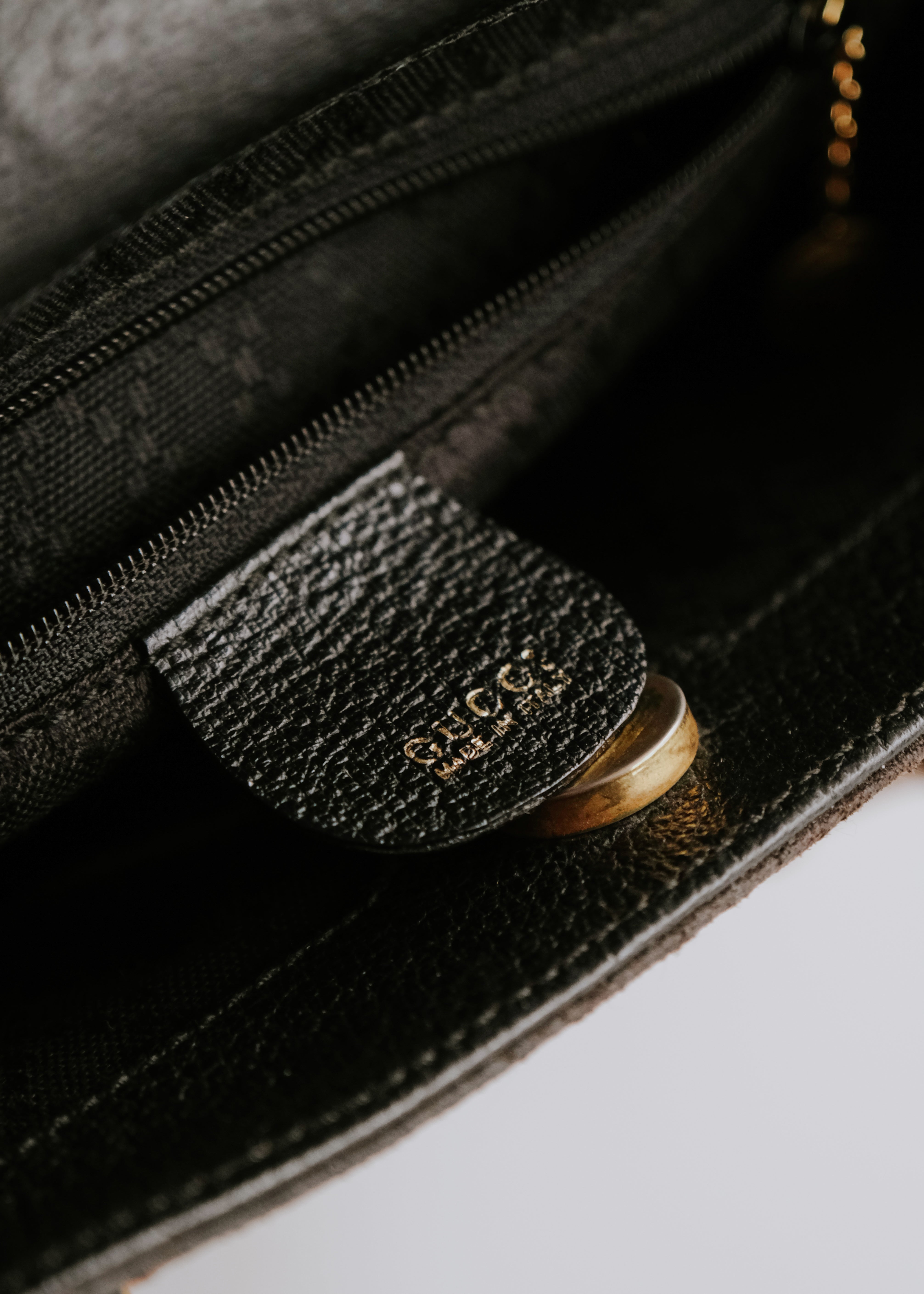 90-00's GUCCI nubuck leather hand bag with banboo handle