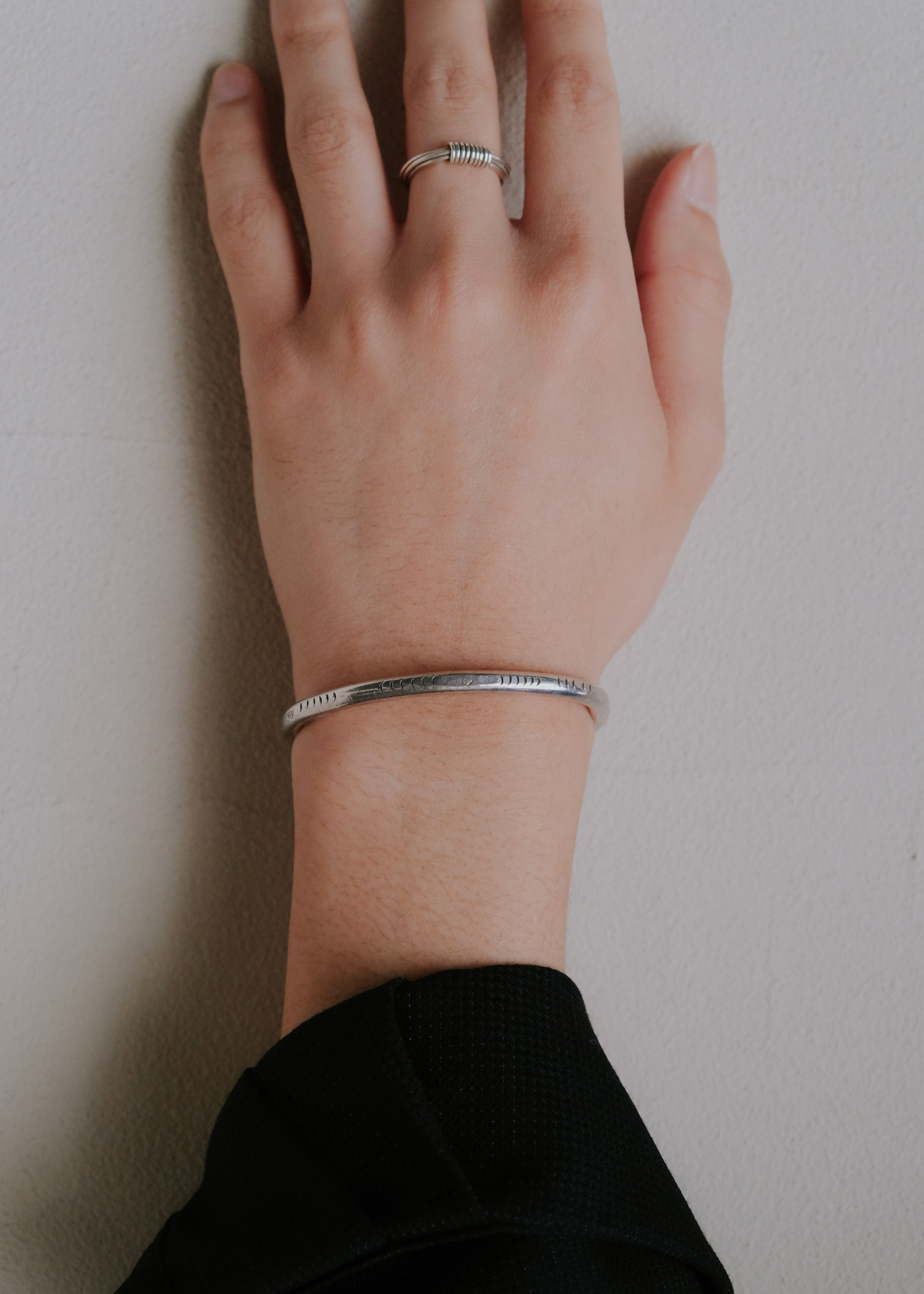 Karen silver engraved pattern spiral ends bangle