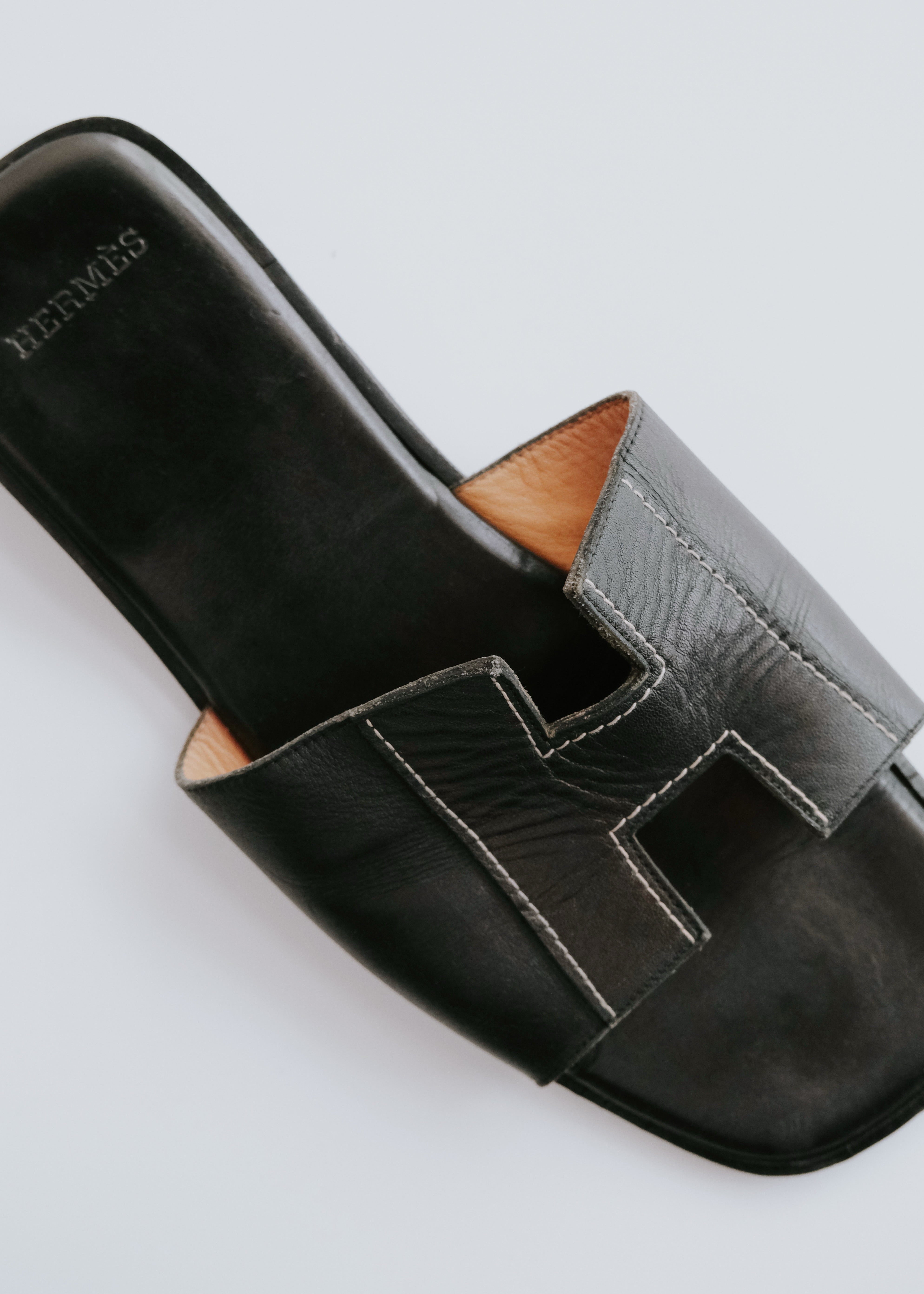 00-10's HERMÈS Izmir leather sandals