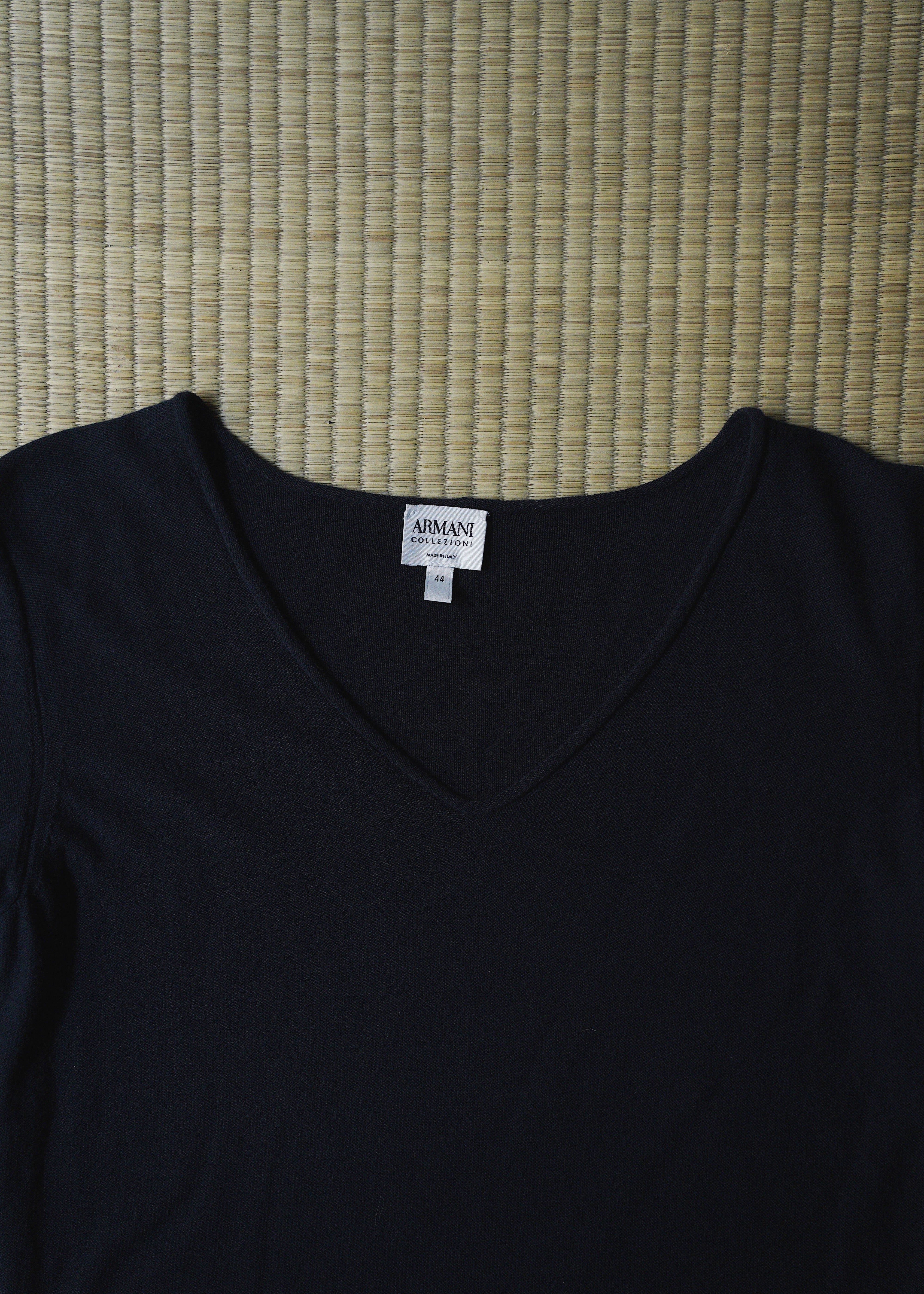 ARMANI COLLEZIONI v neck gimmick cotton tee