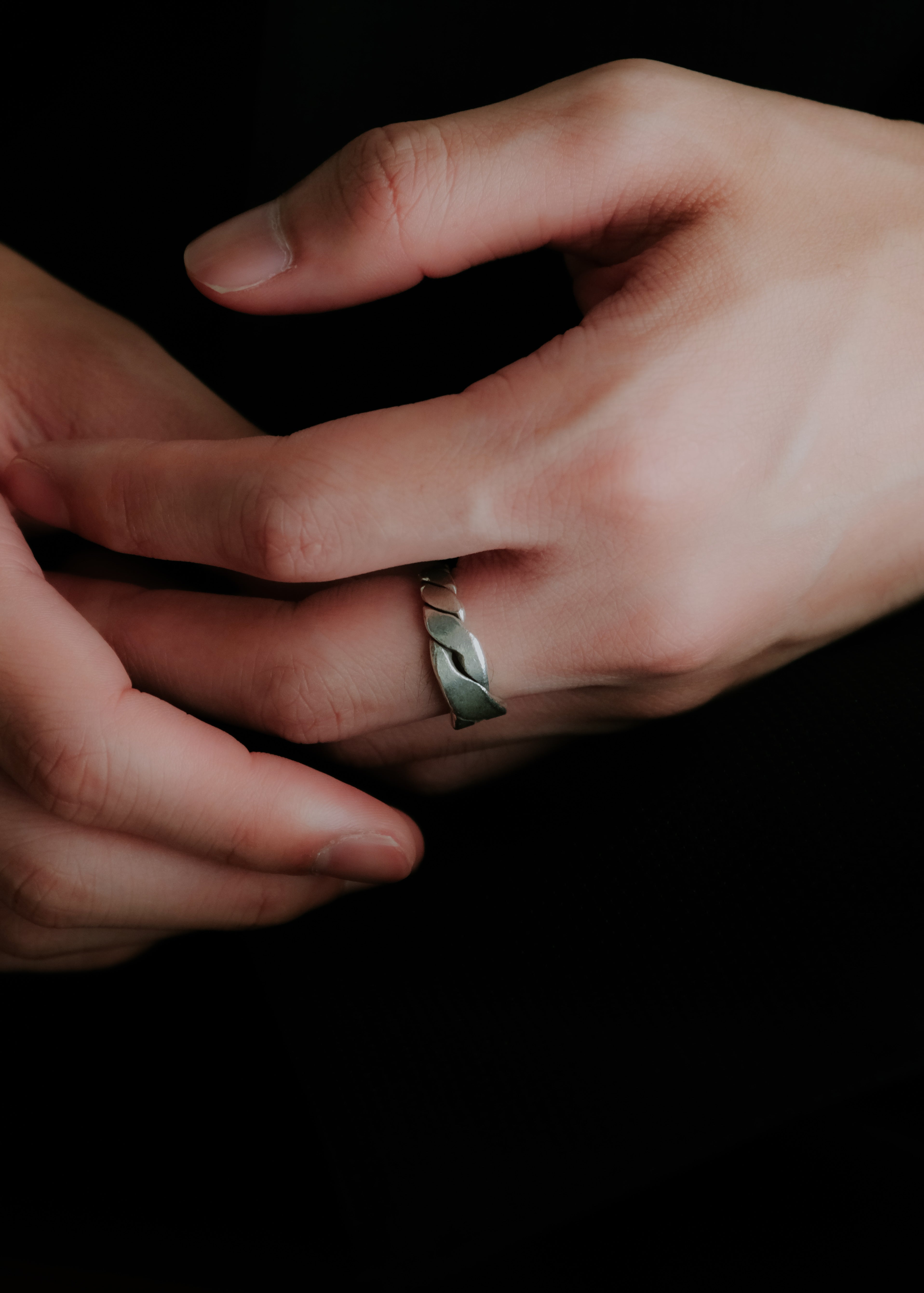 Karen silver interwoven ring