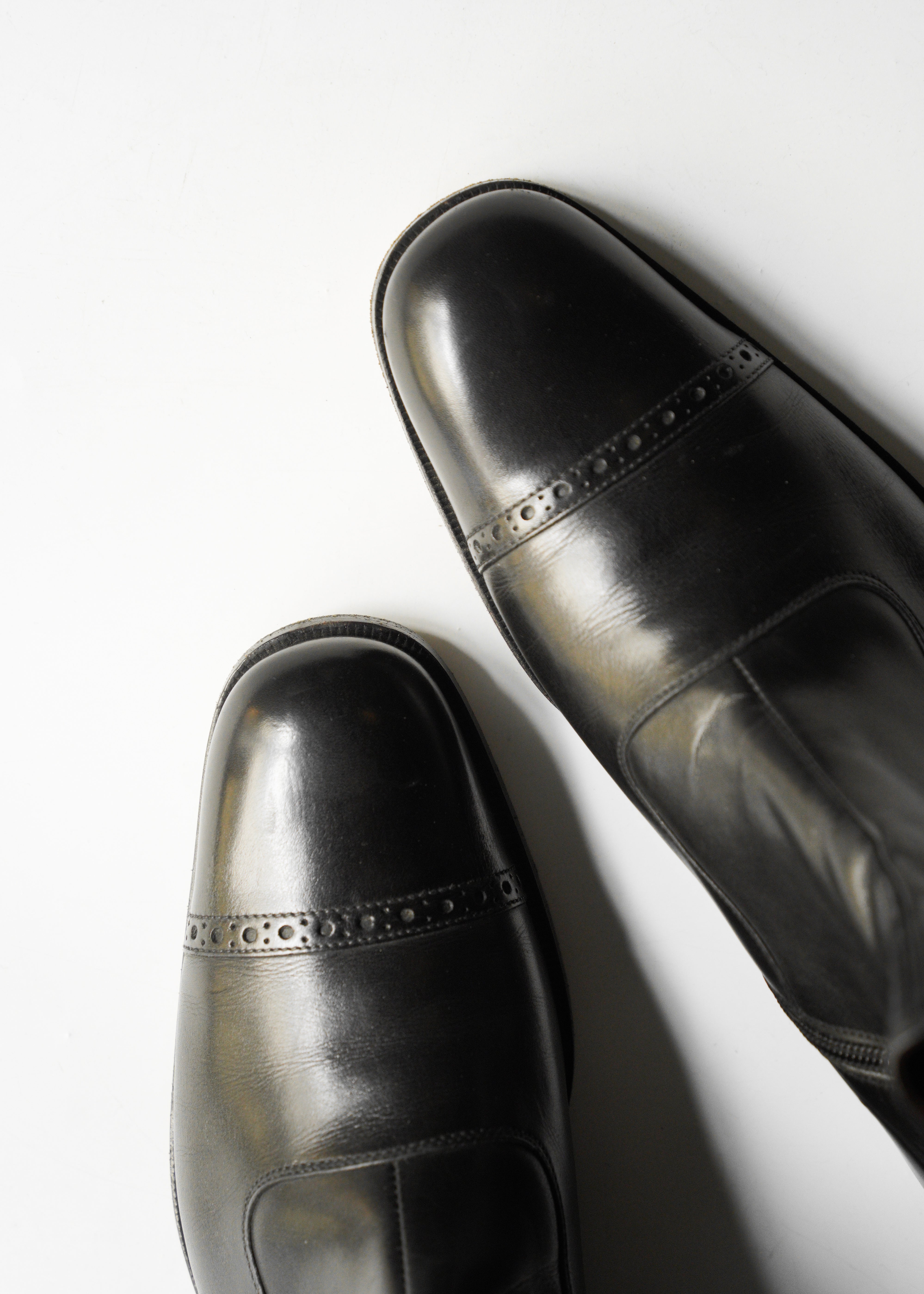90-00's GUCCI perforated cap-toe side zip boots