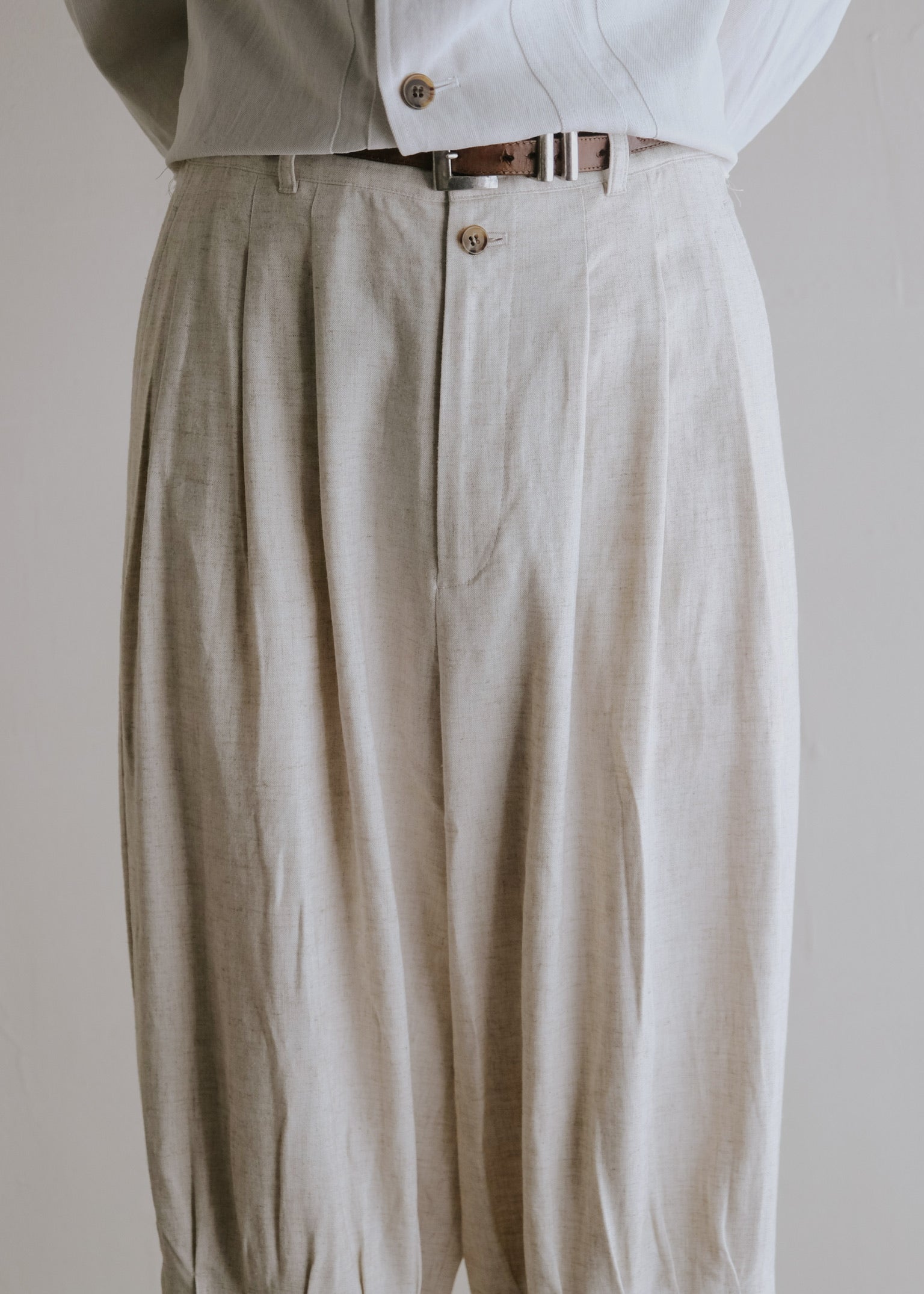 HOMO LUDENS 26SS pintuck linen slacks / Ivory
