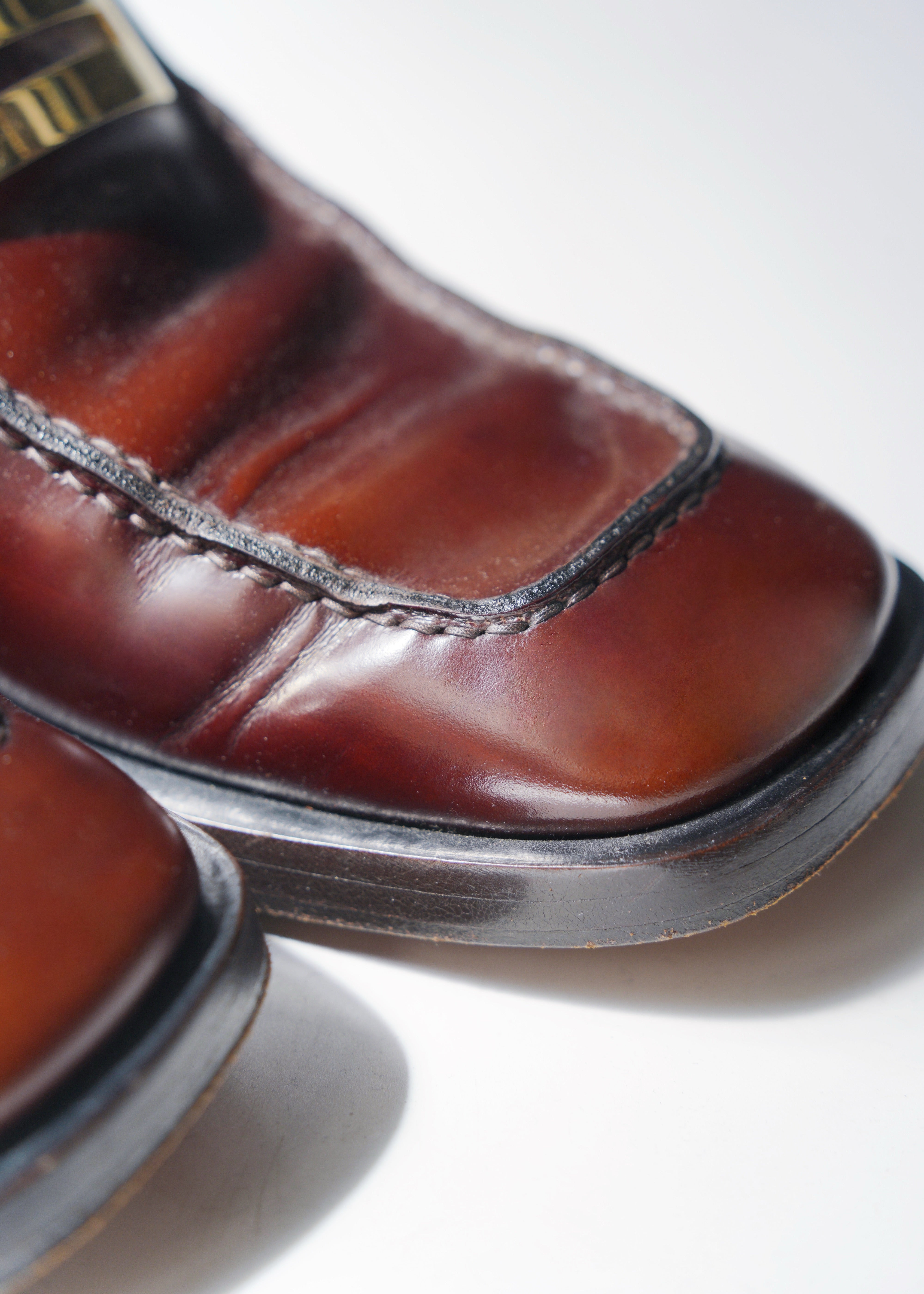 90's GUCCI by Tom Ford metal plate square toe loafer