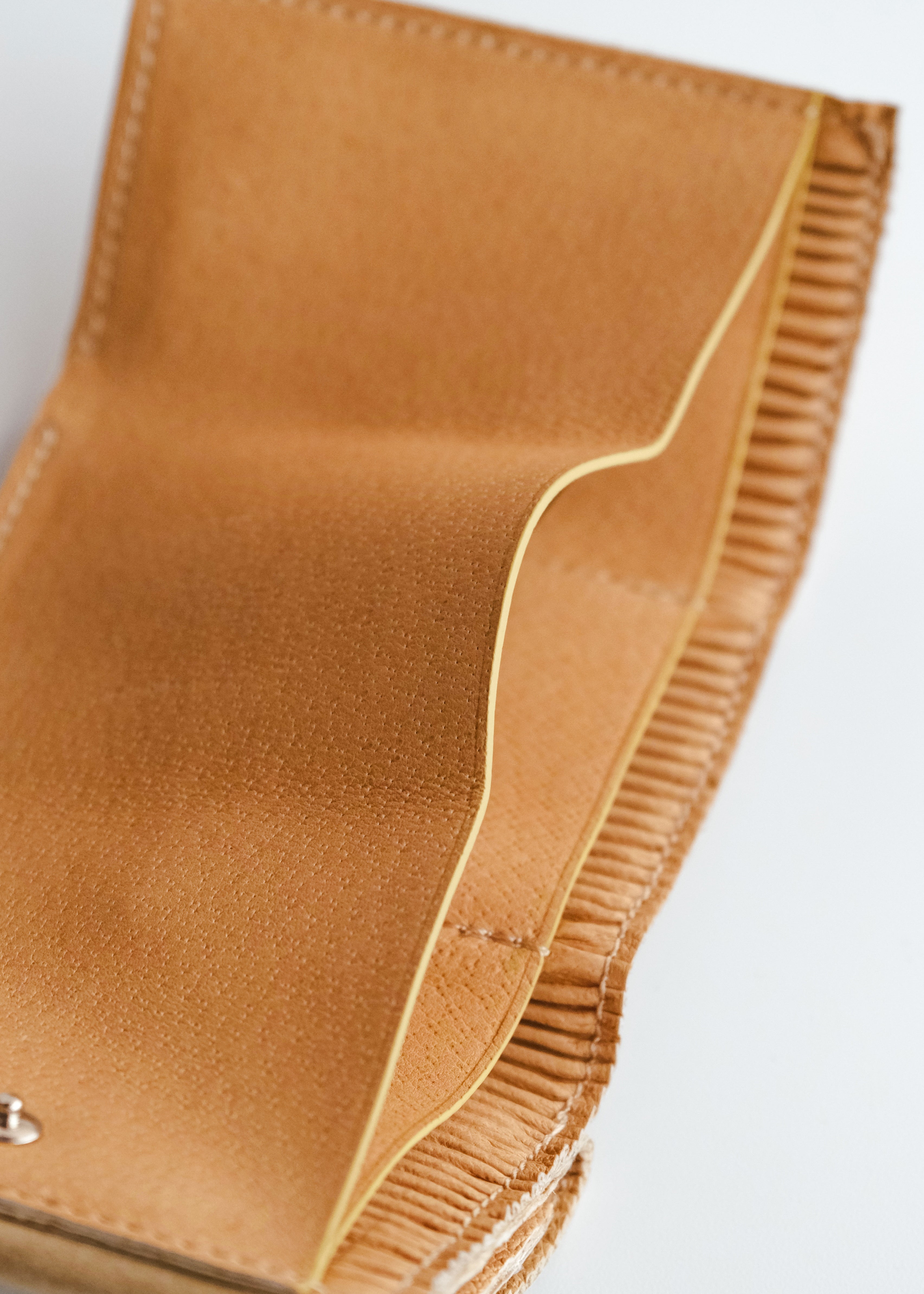 beta post cardboardic trifold wallet 310 Beige メンズ
