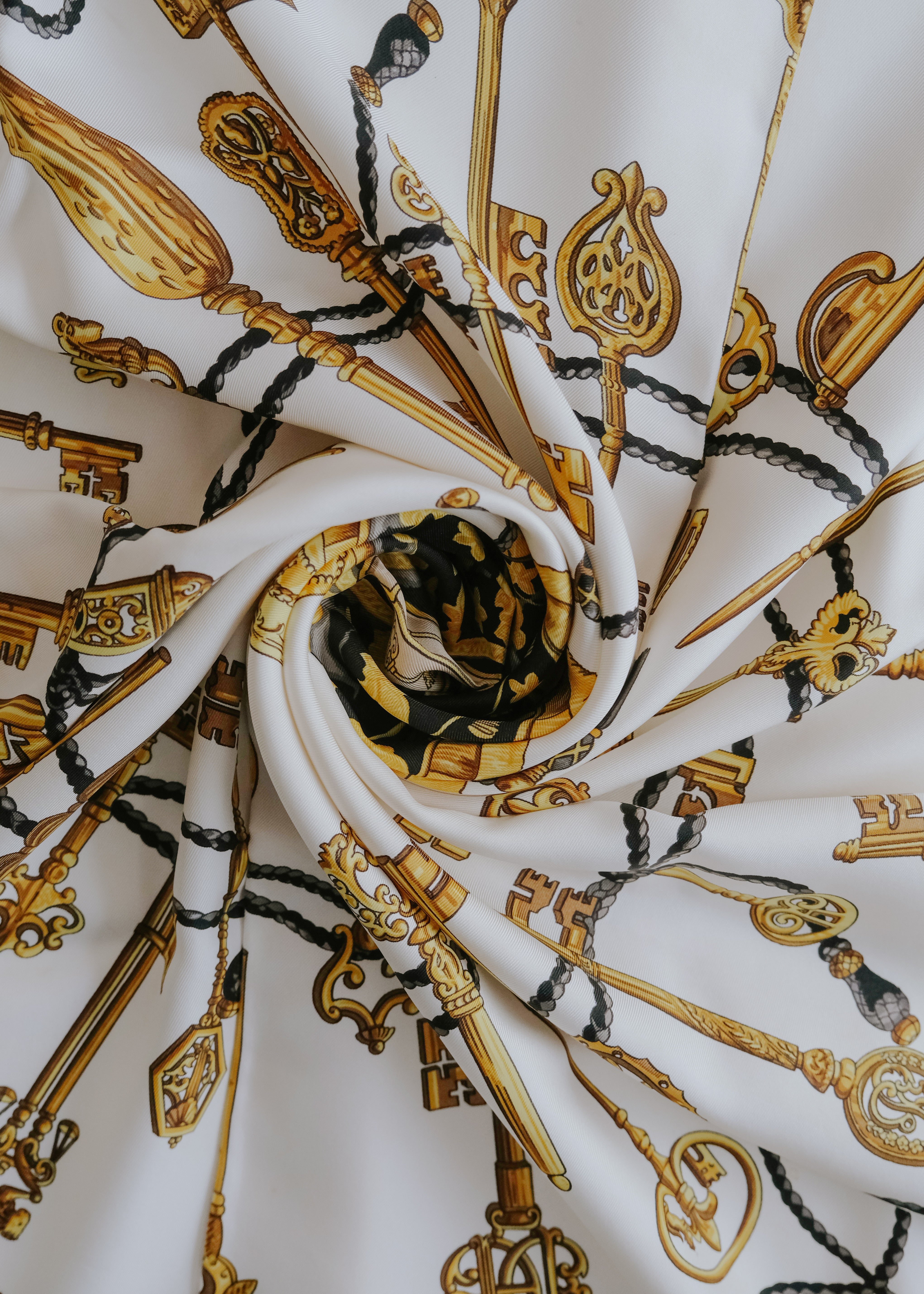 90-00's HERMÈS key pattern silk scarf