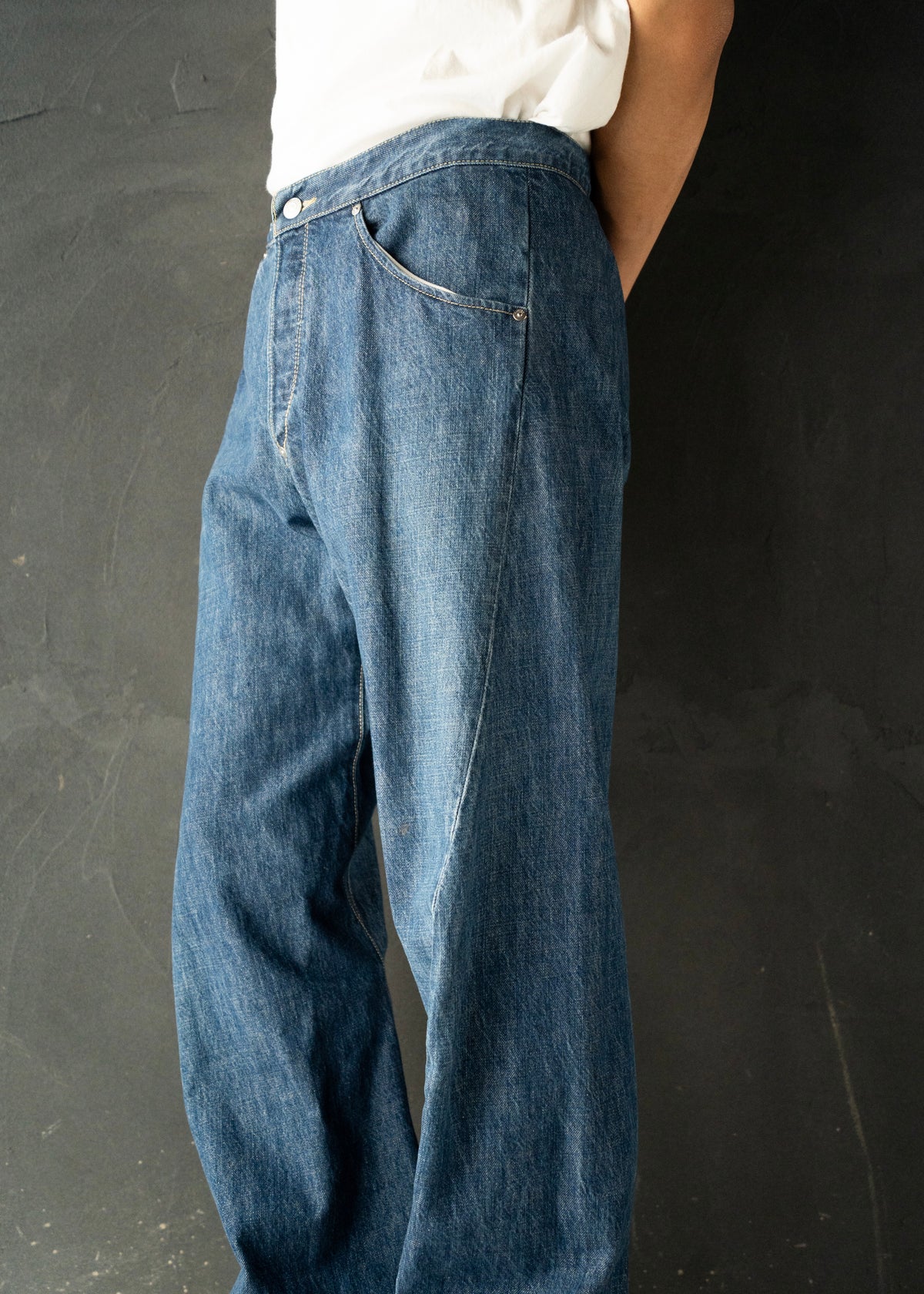 00’s Euro Levi’s draping loose fit jeans