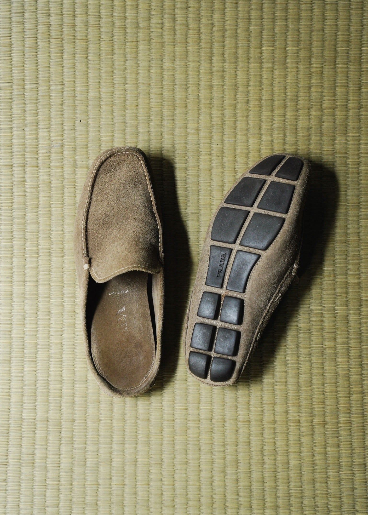00’s PRADA suede square toe mules