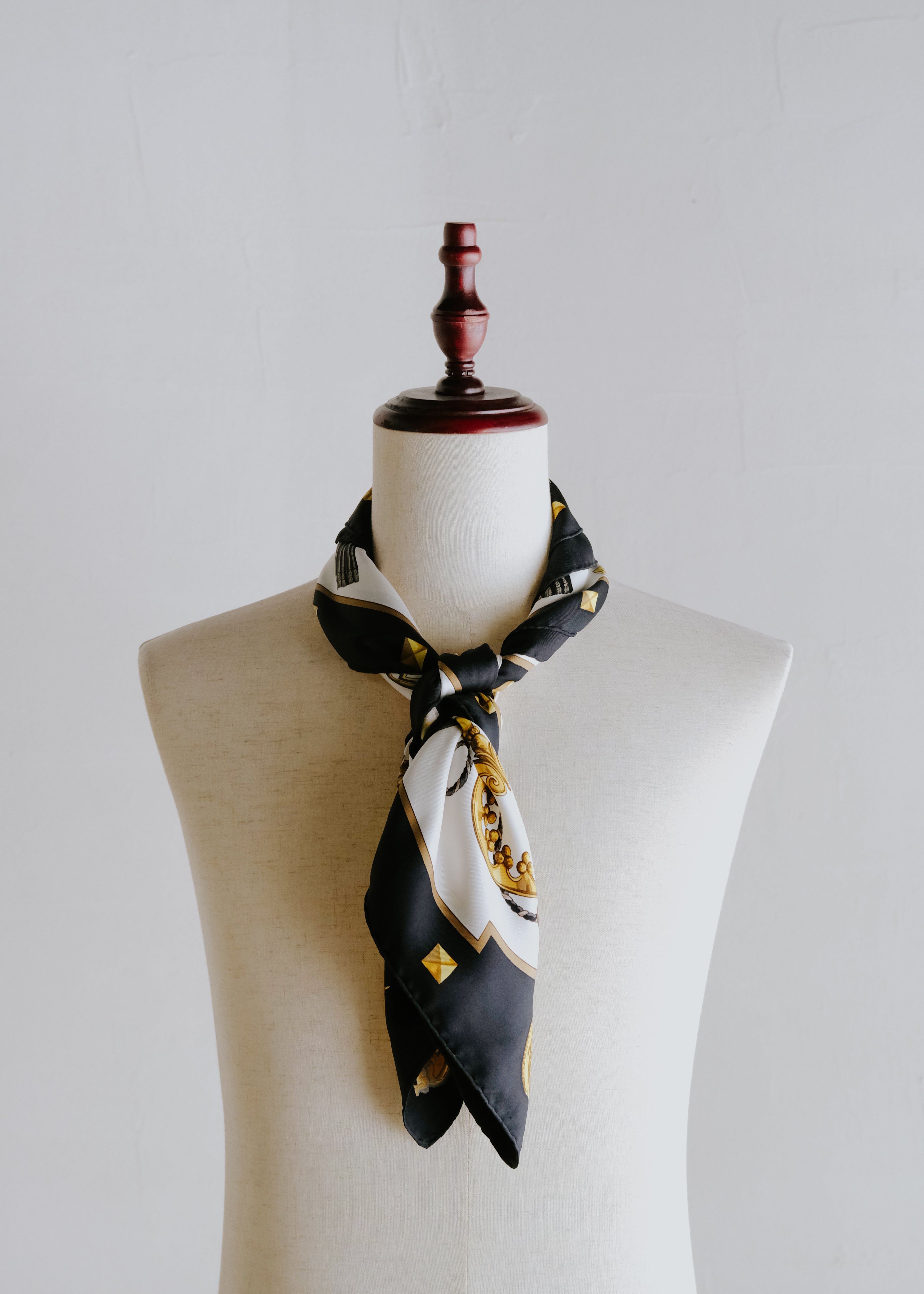 90-00's HERMÈS key pattern silk scarf