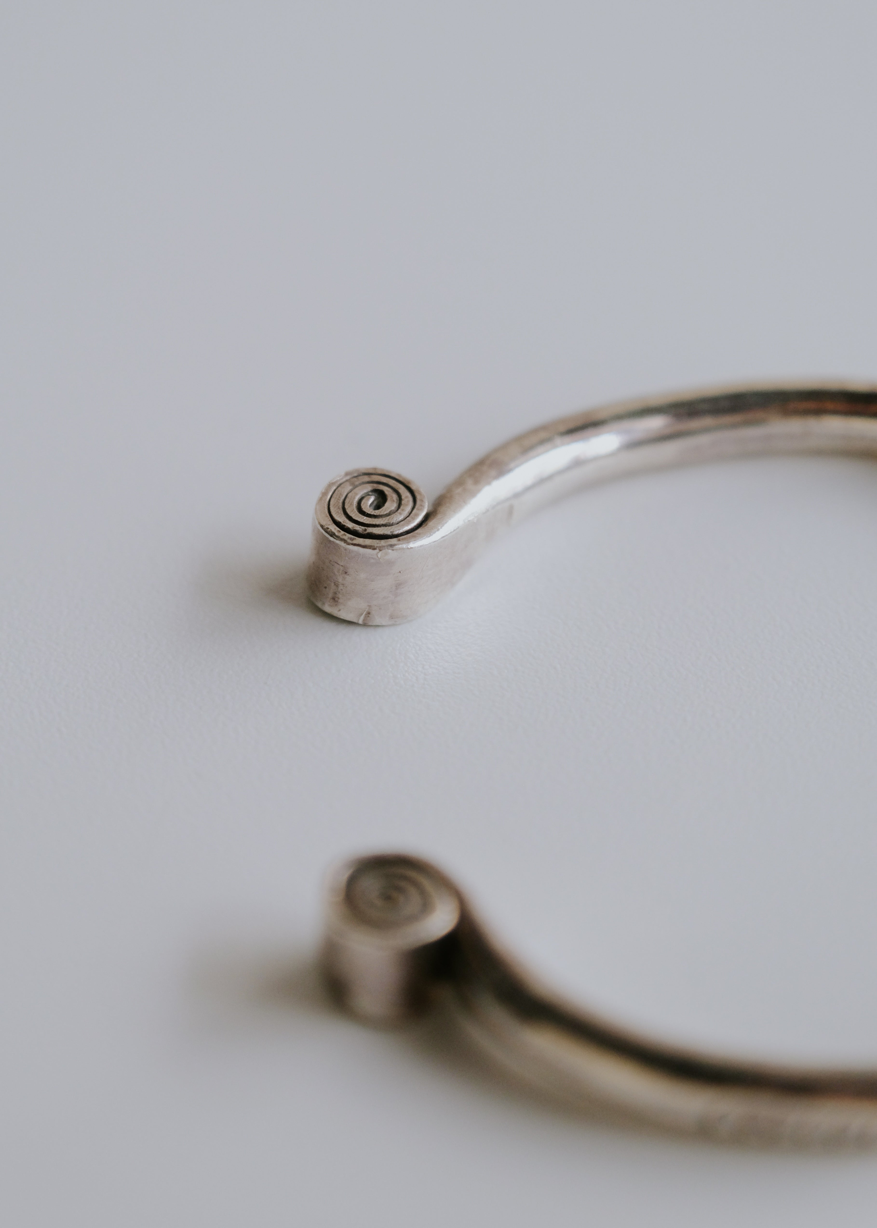 Karen silver engraved pattern spiral ends bangle