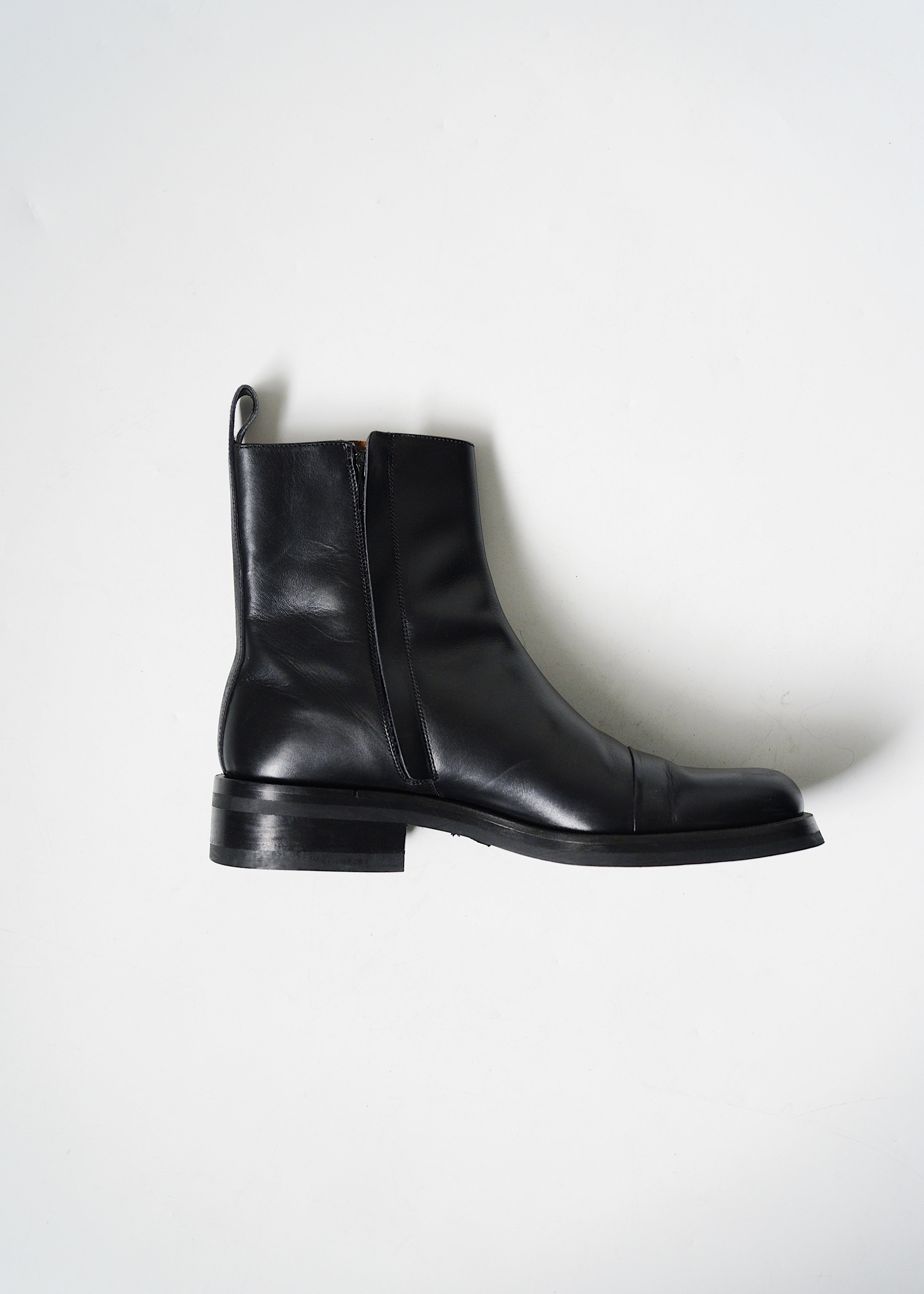 GUCCI side zip square toe leather boot
