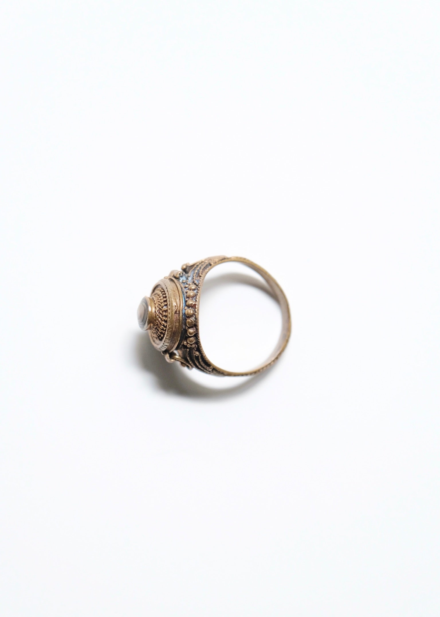 1900〜10's Antique poison ring