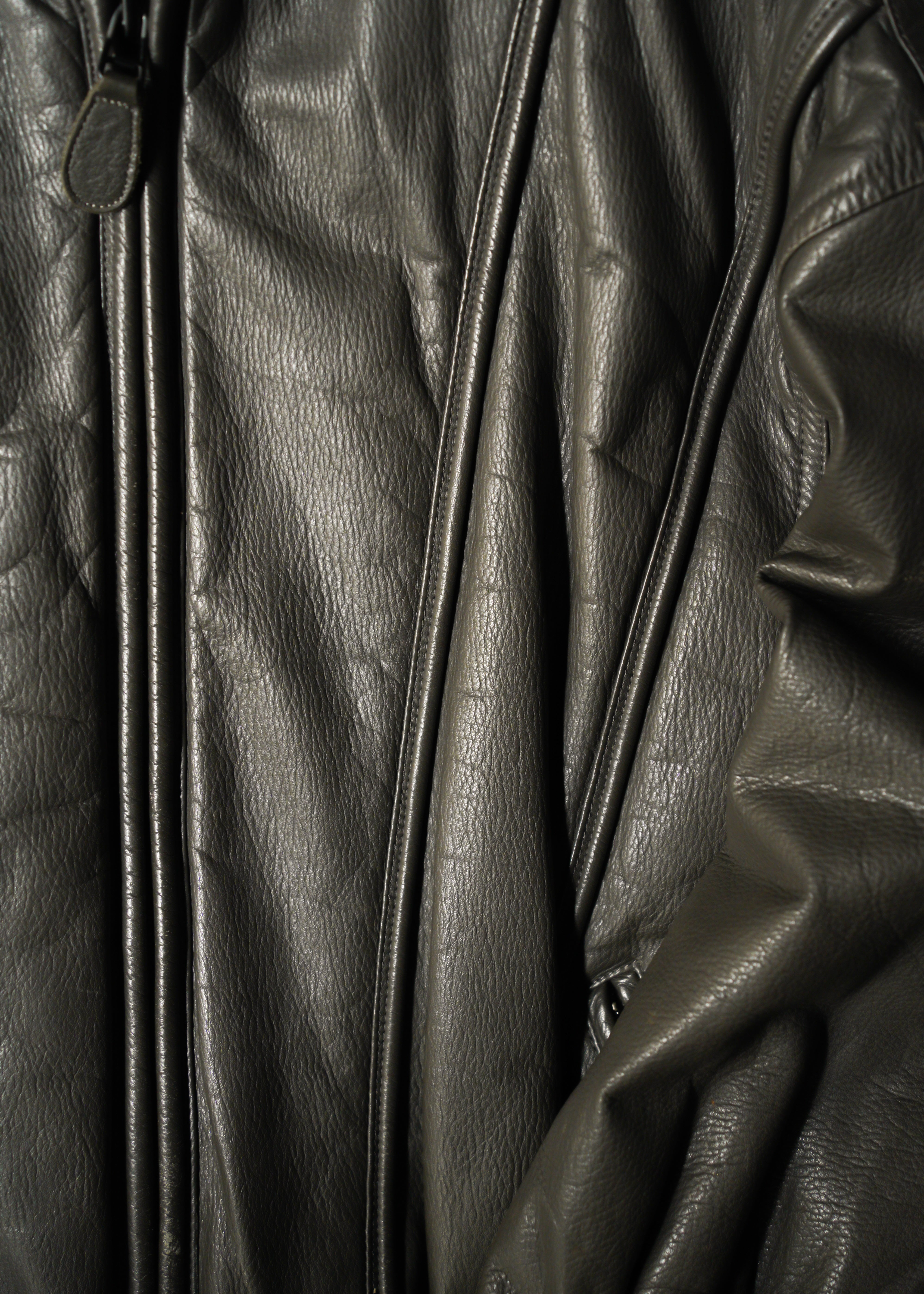 ISSEY MIYAKE 82AWzip up cow leather jacket