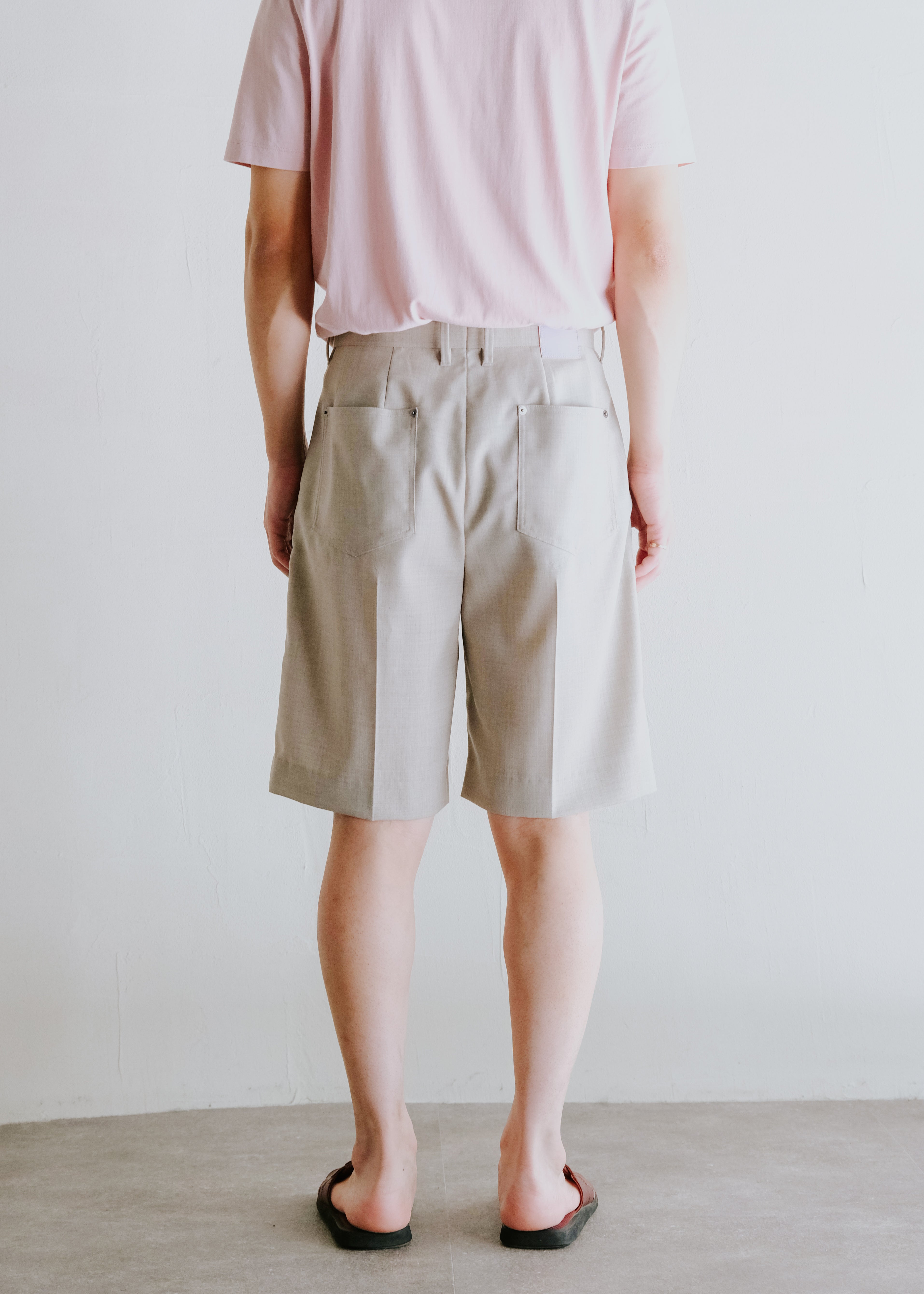 SASAKI SATORU 26SS single tuck straight shorts / Beige
