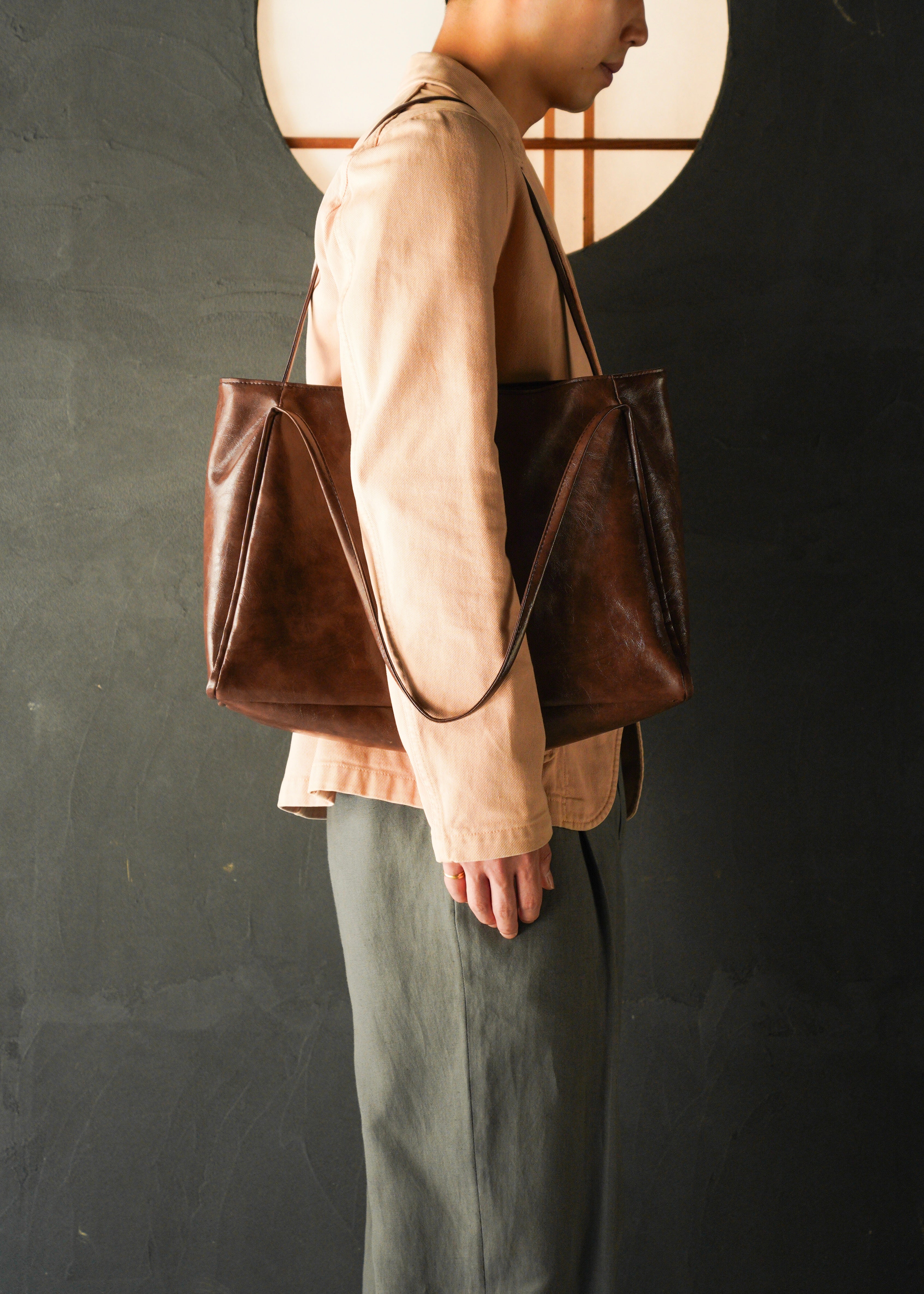 Shoulder tote bag