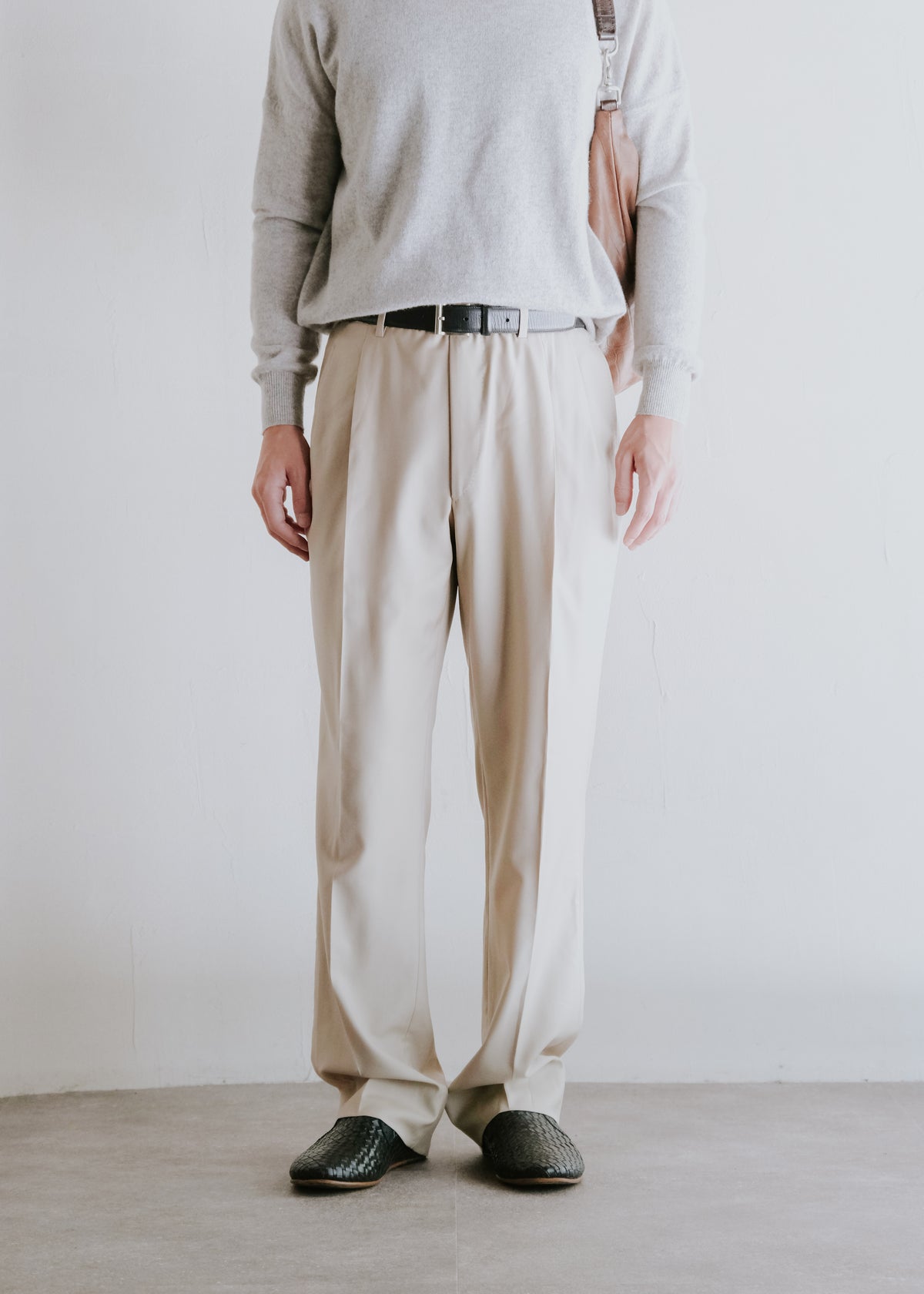 00's ADER Sartoria 1978 by Loro piana Super 120's wool two tucked relaxing tapered slacks