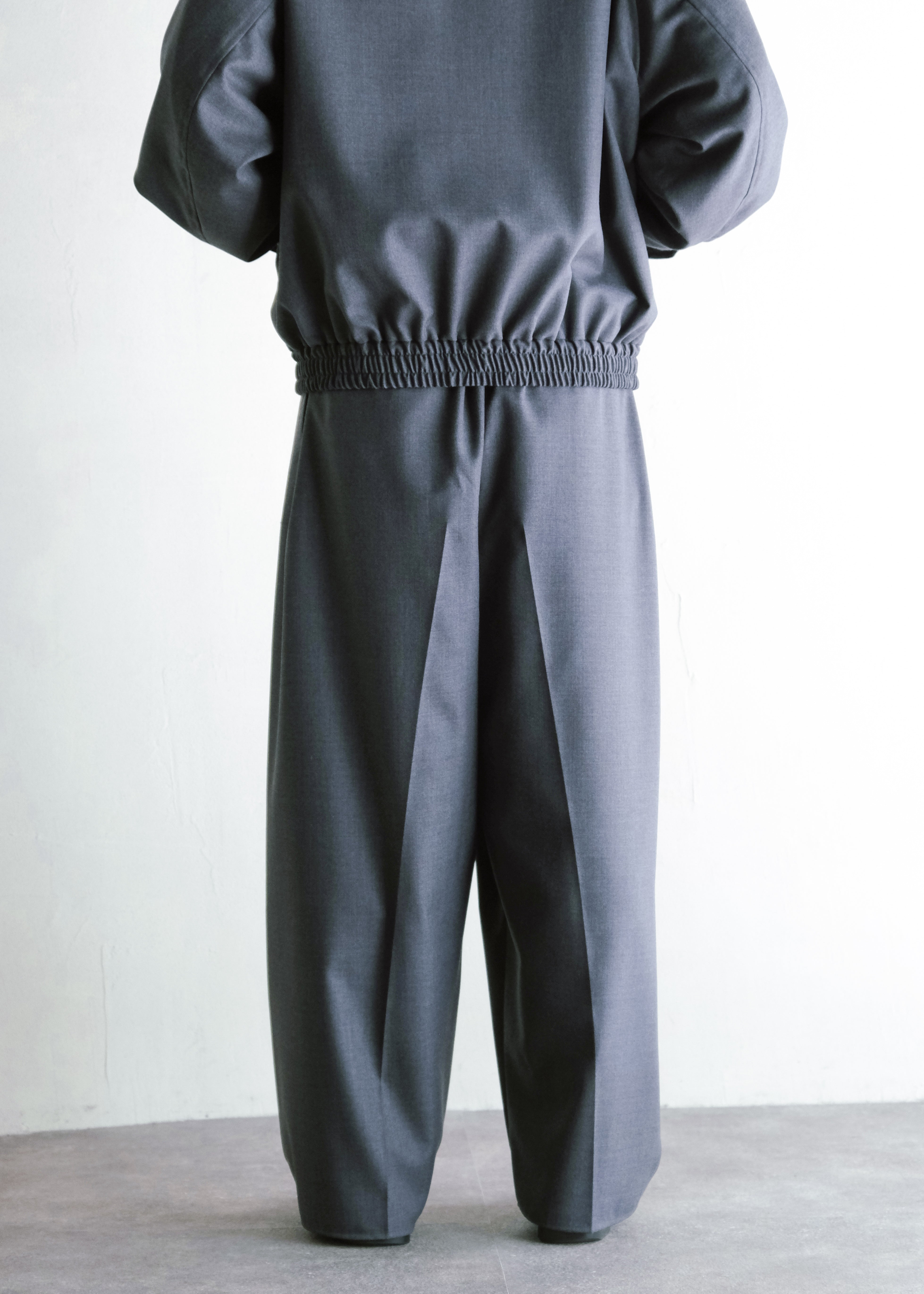 nonnotte 26AW Draping Crotch Box Pleats One- Tuck Trousers/ Charcoal Top