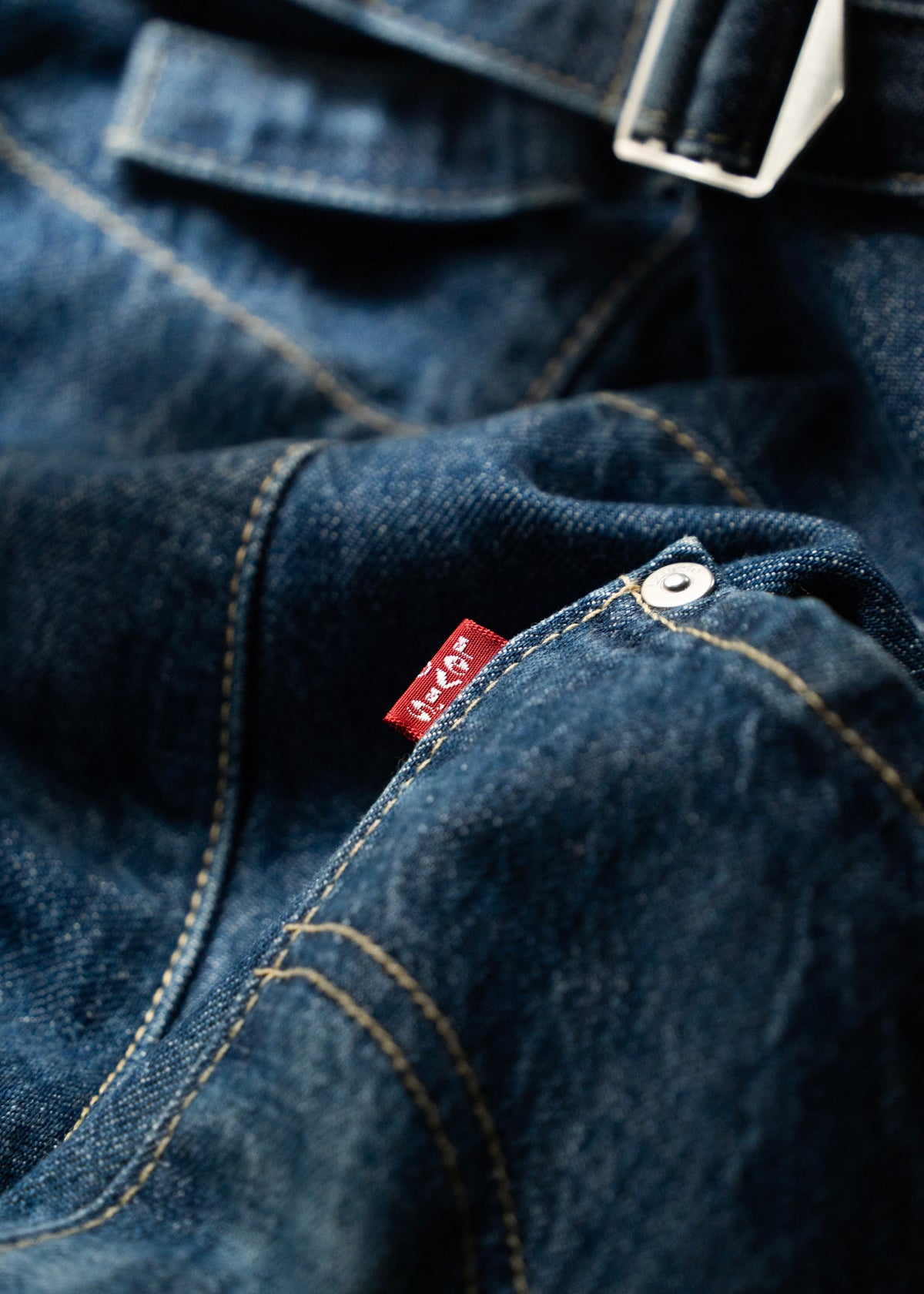 00’s Euro Levi’s draping loose fit jeans