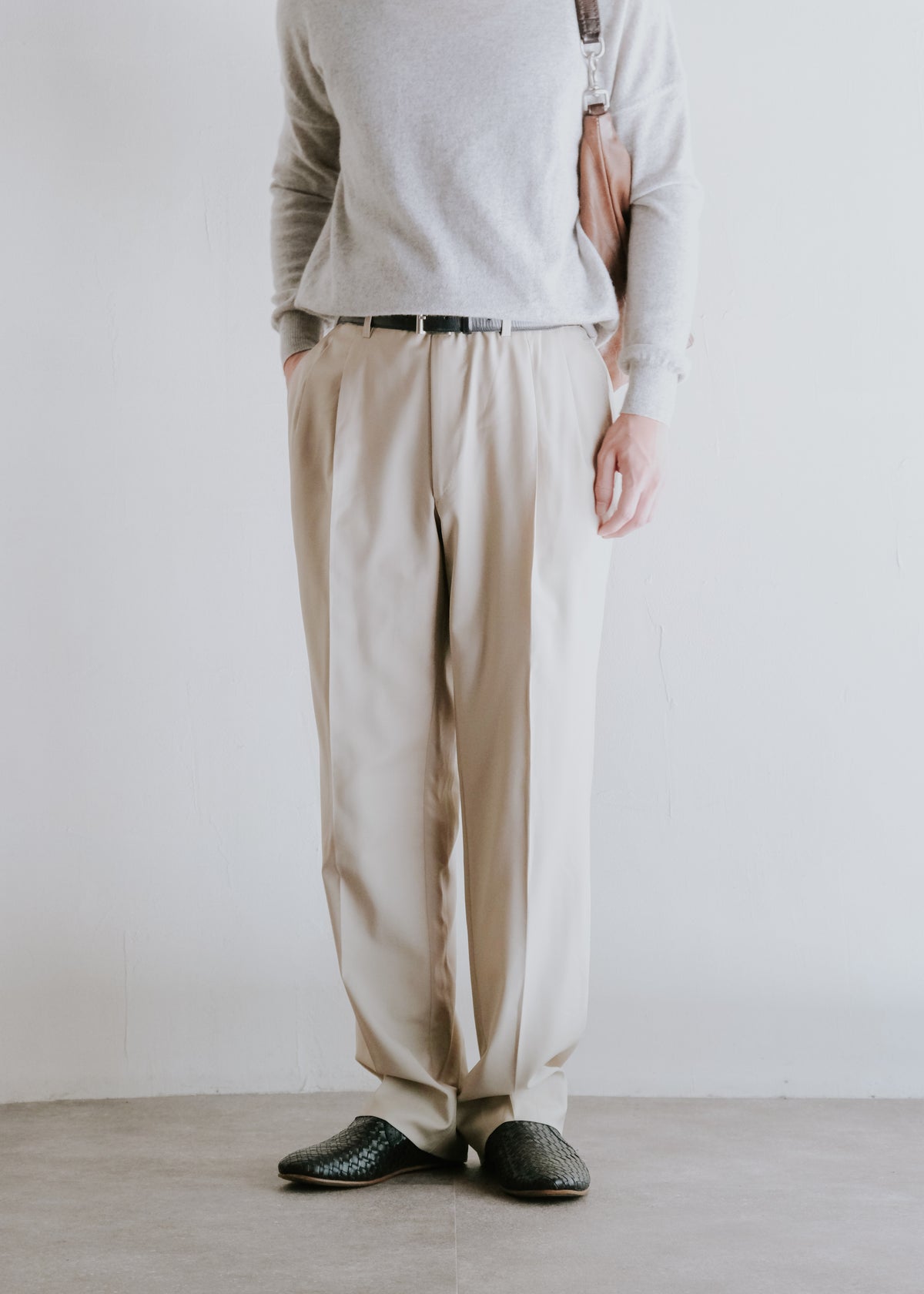 00's ADER Sartoria 1978 by Loro piana Super 120's wool two tucked relaxing tapered slacks