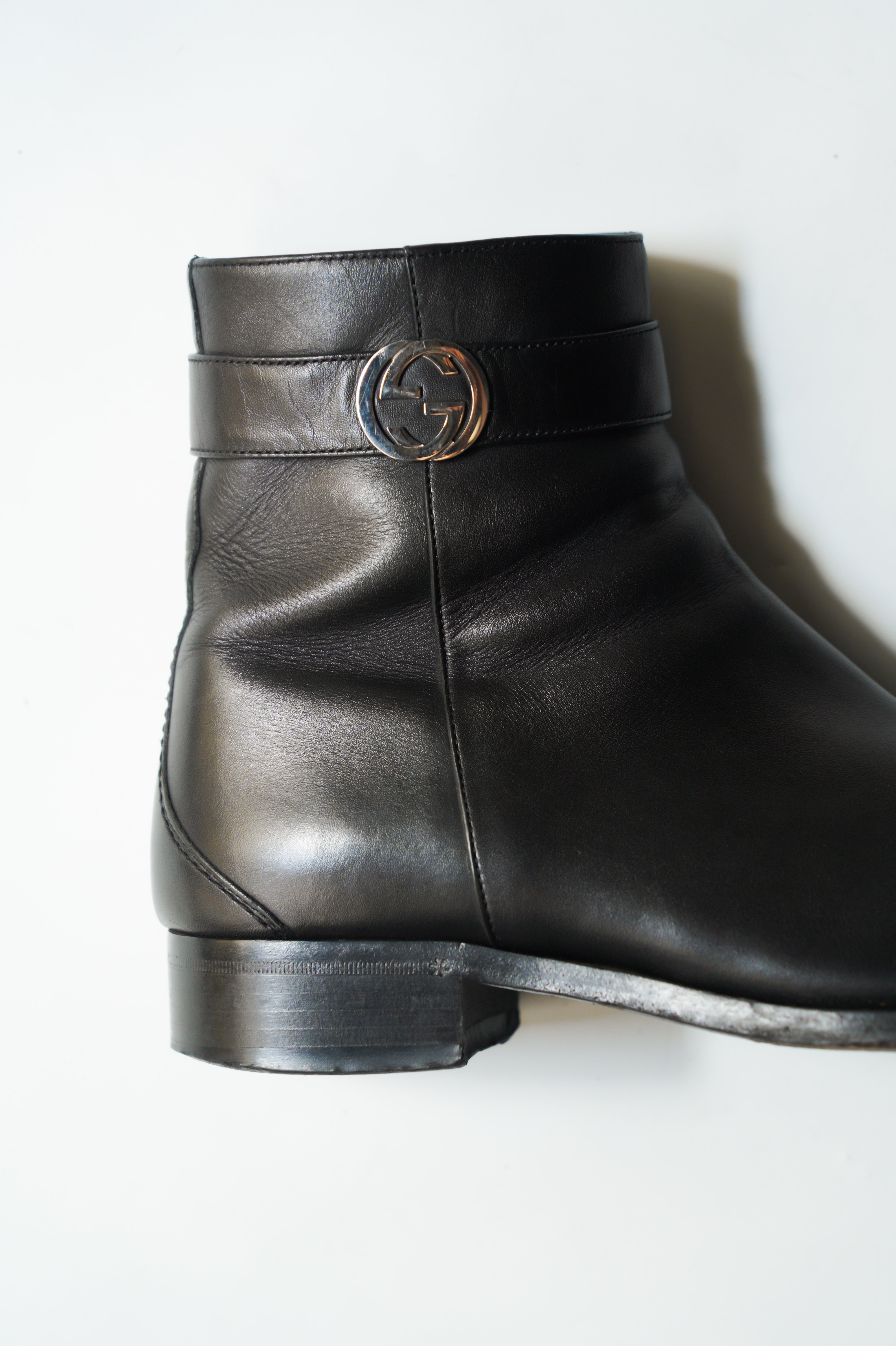 00's GUCCI Interlocking G Chisel-toe side zip boots