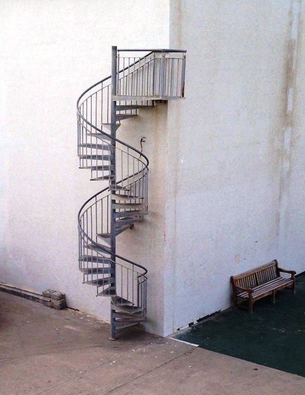 実用性と無用性-超芸術トマソン - D.Nart.Ampta 25AW-