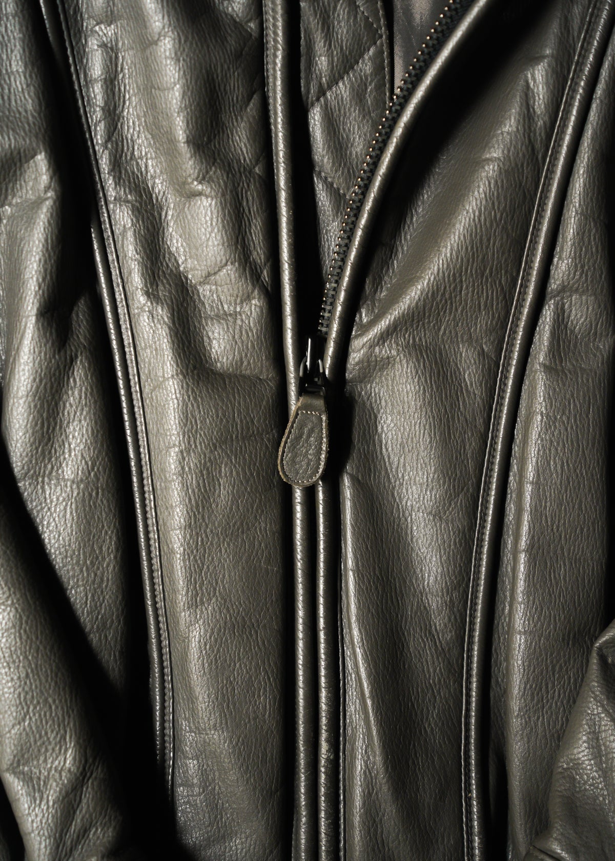 ISSEY MIYAKE 82AWzip up cow leather jacket