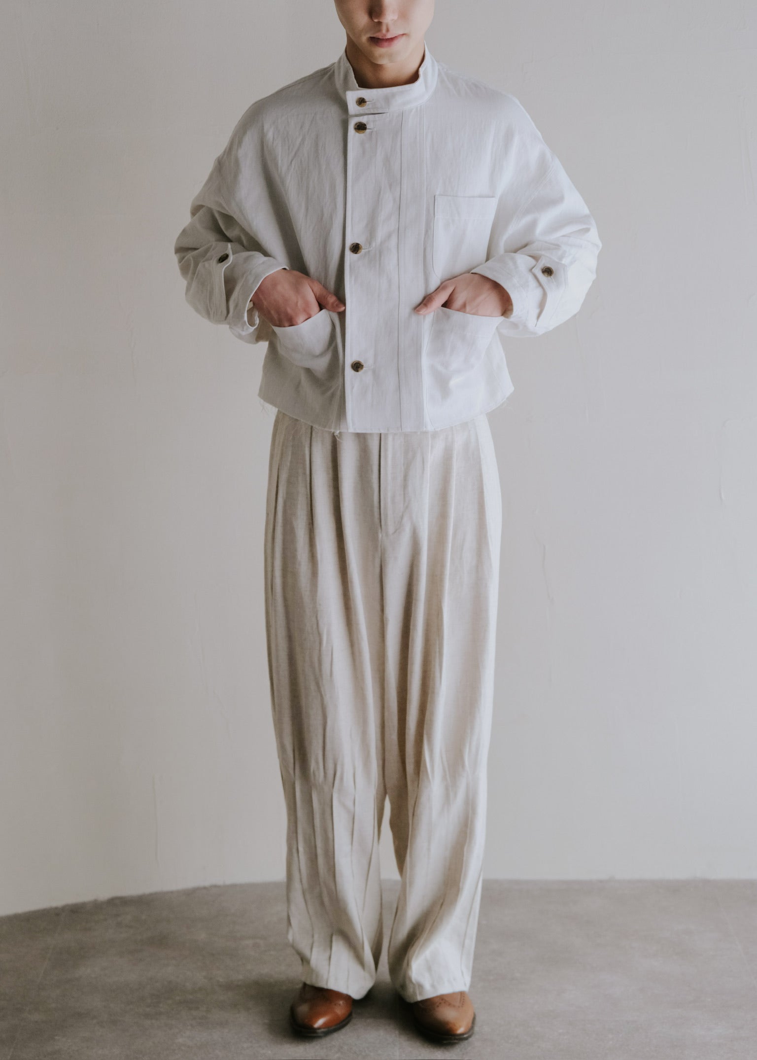 HOMO LUDENS 26SS pintuck linen slacks / Ivory