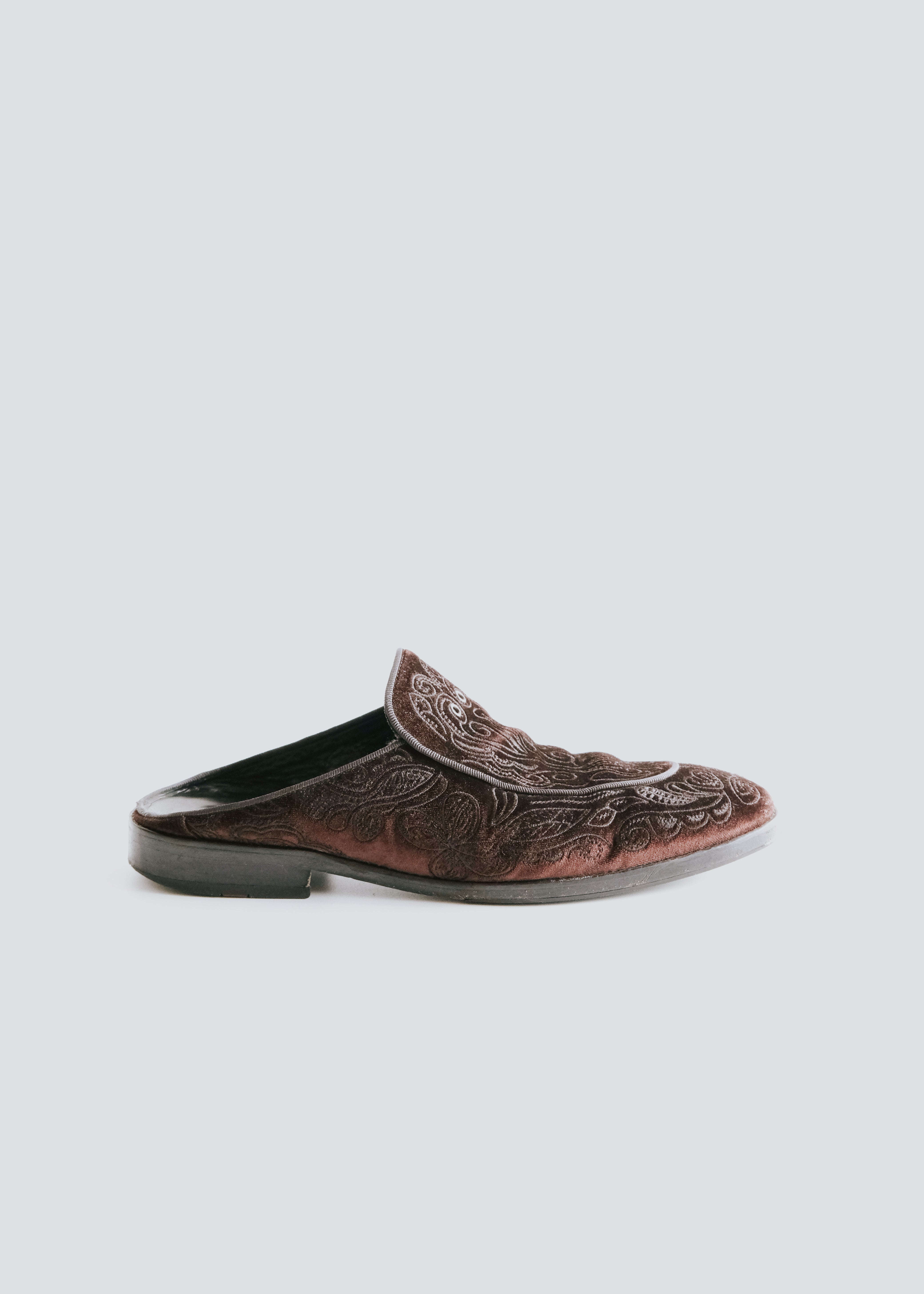 ANGELO RUFFO velvet embroidered U-moc mule