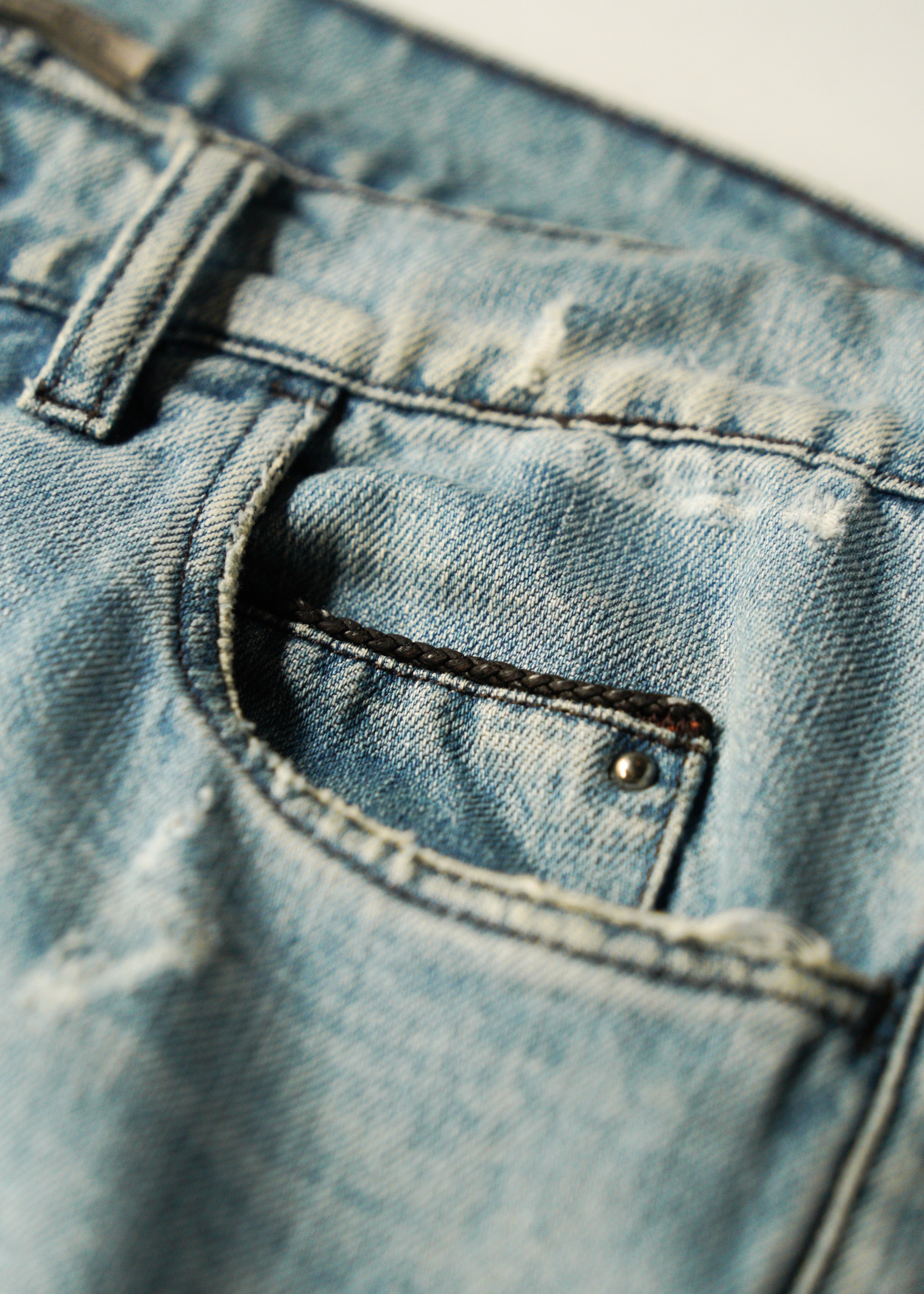 00-10’s BOTTEGA VENETA Intrecciato piping straight jeans