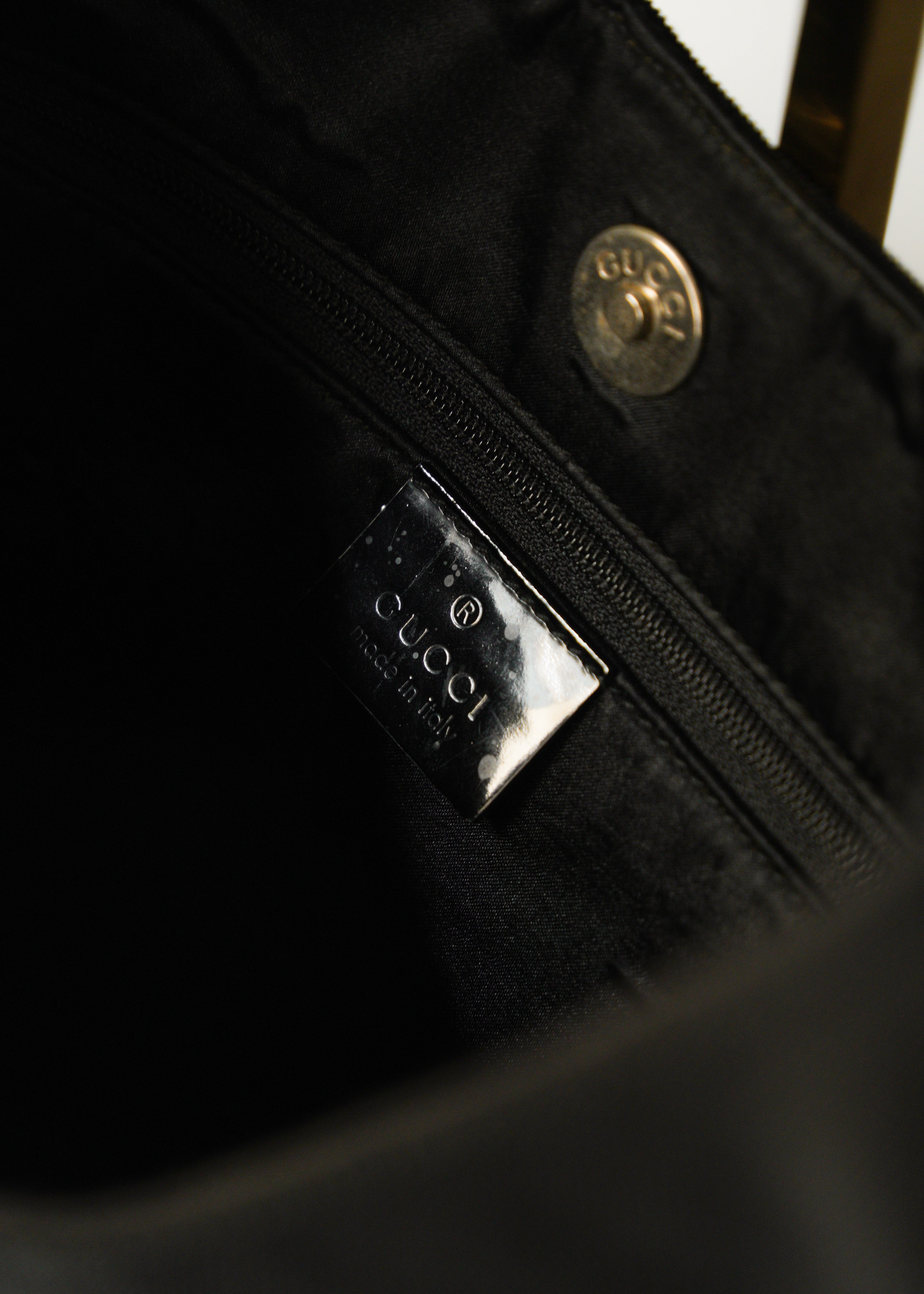 00’s GUCCI metal plate handle shoulder bag