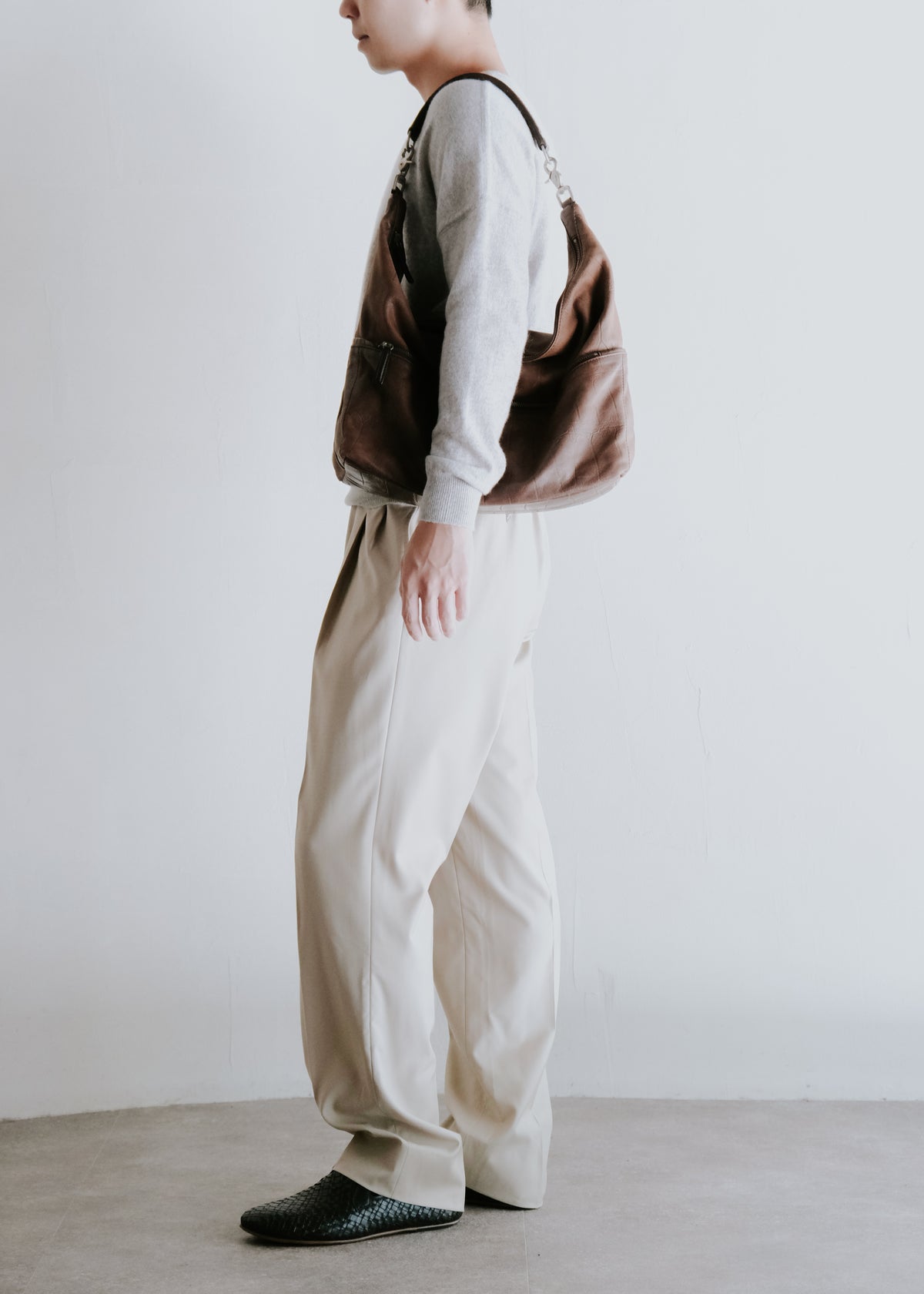 00's ADER Sartoria 1978 by Loro piana Super 120's wool two tucked relaxing tapered slacks