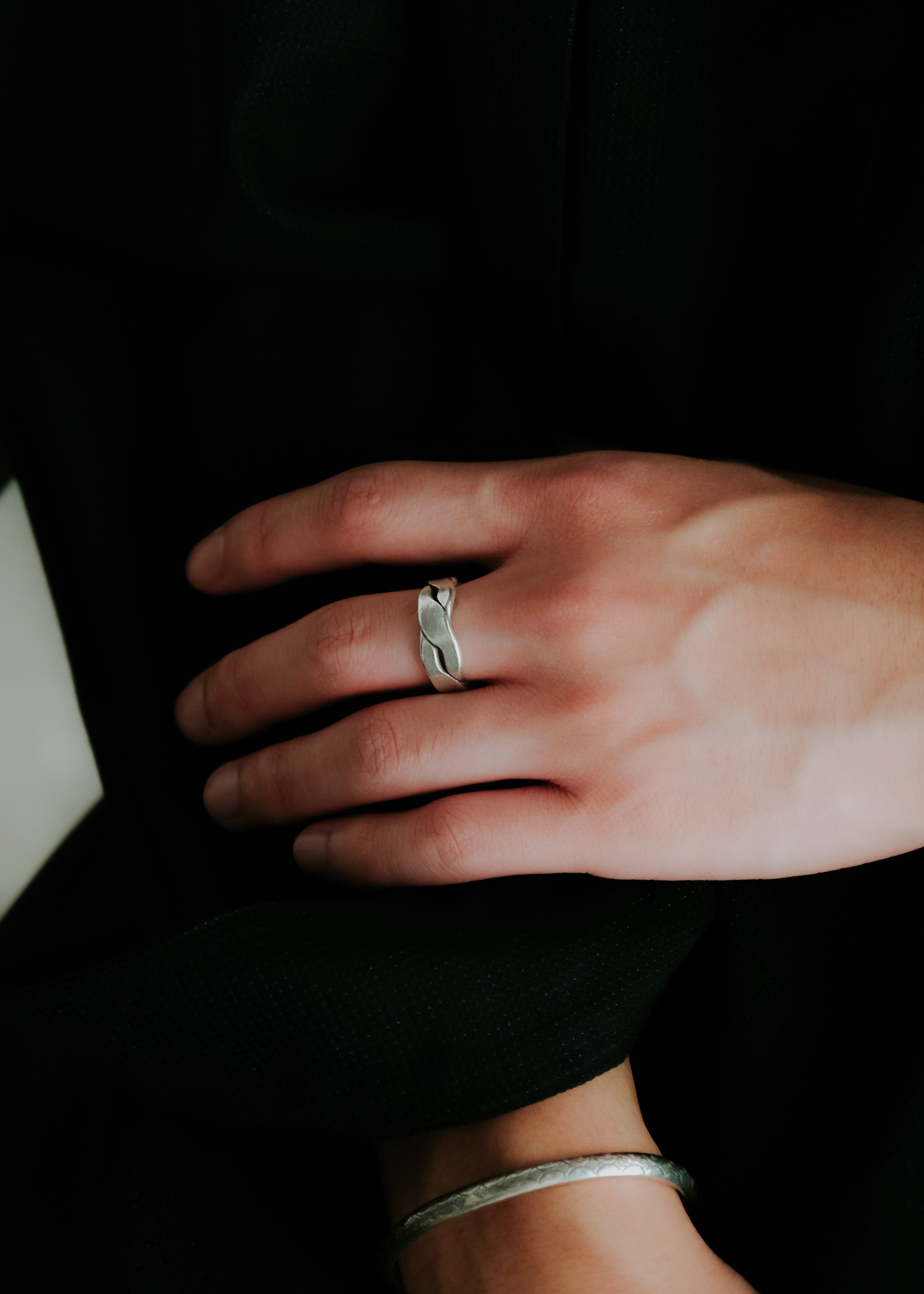 Karen silver interwoven ring メンズ